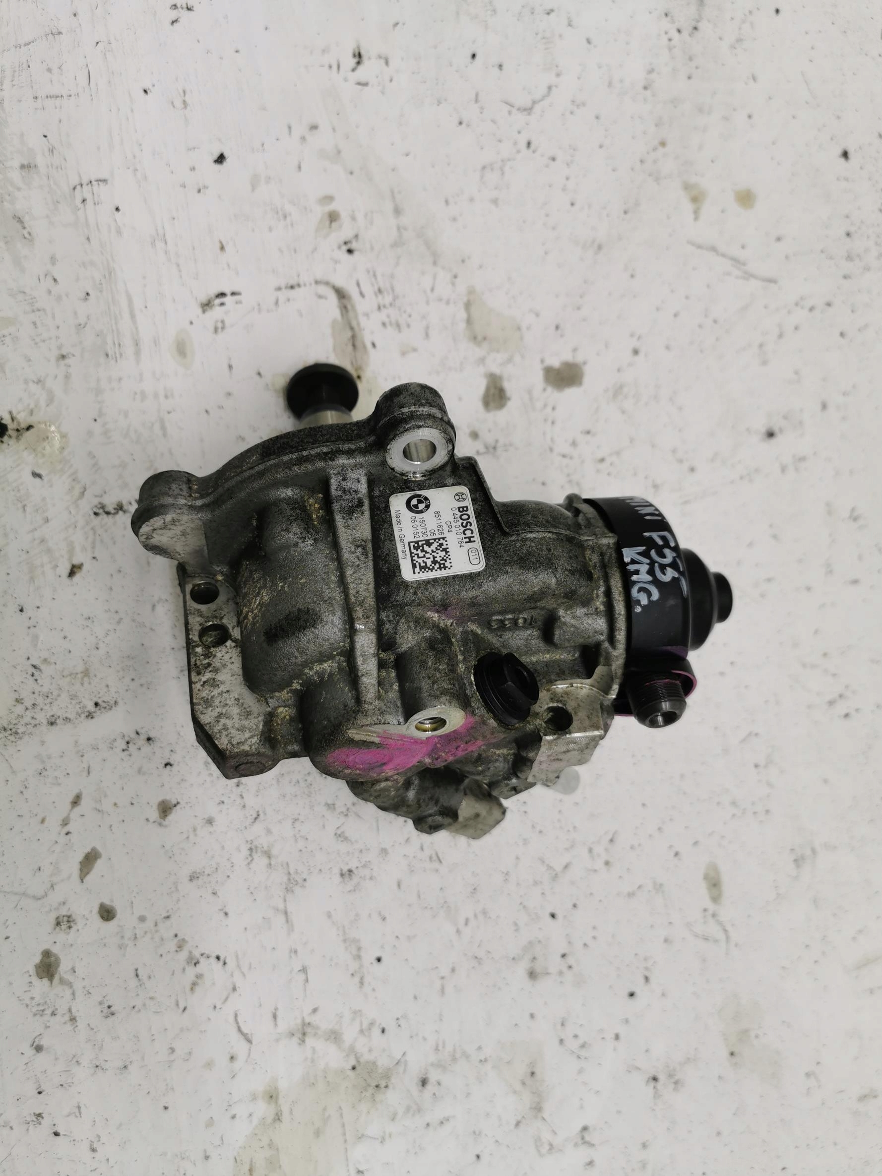 injection pump MINI COOPER F55 1.5D 8511626 B37C