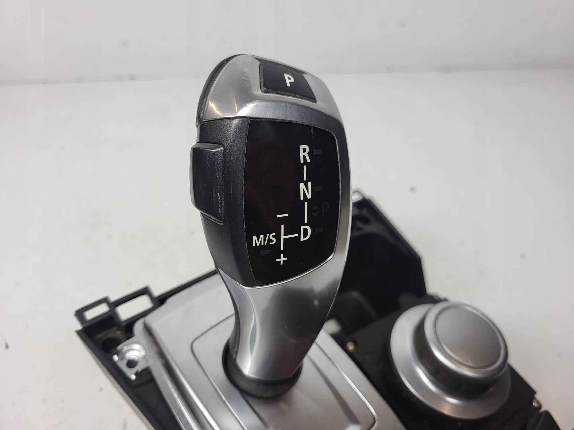 trim changes of the gear BMW X5 E70 3.0 D 773201