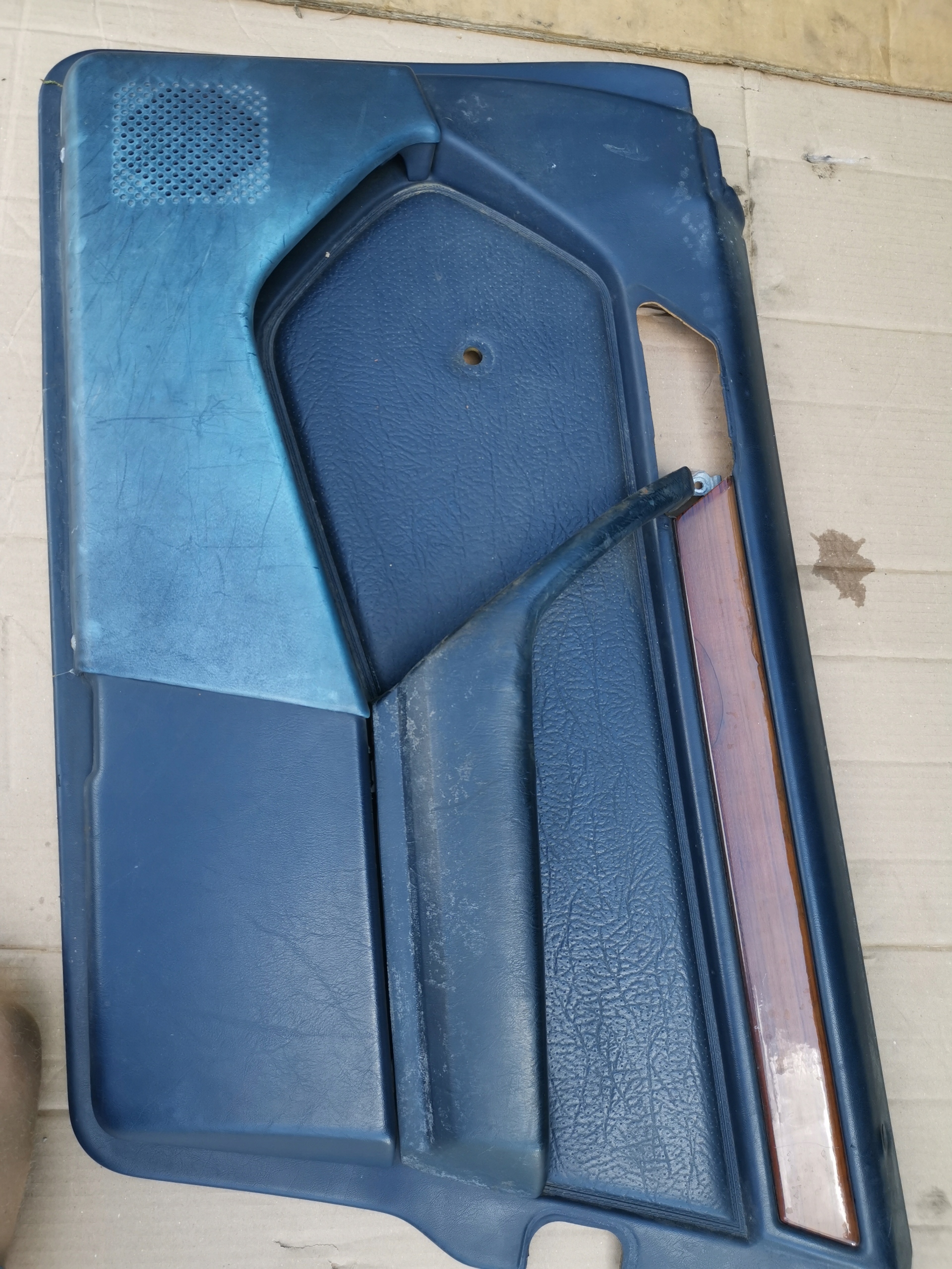 upholstery side side Mercedes W124 front rear part blue door leather