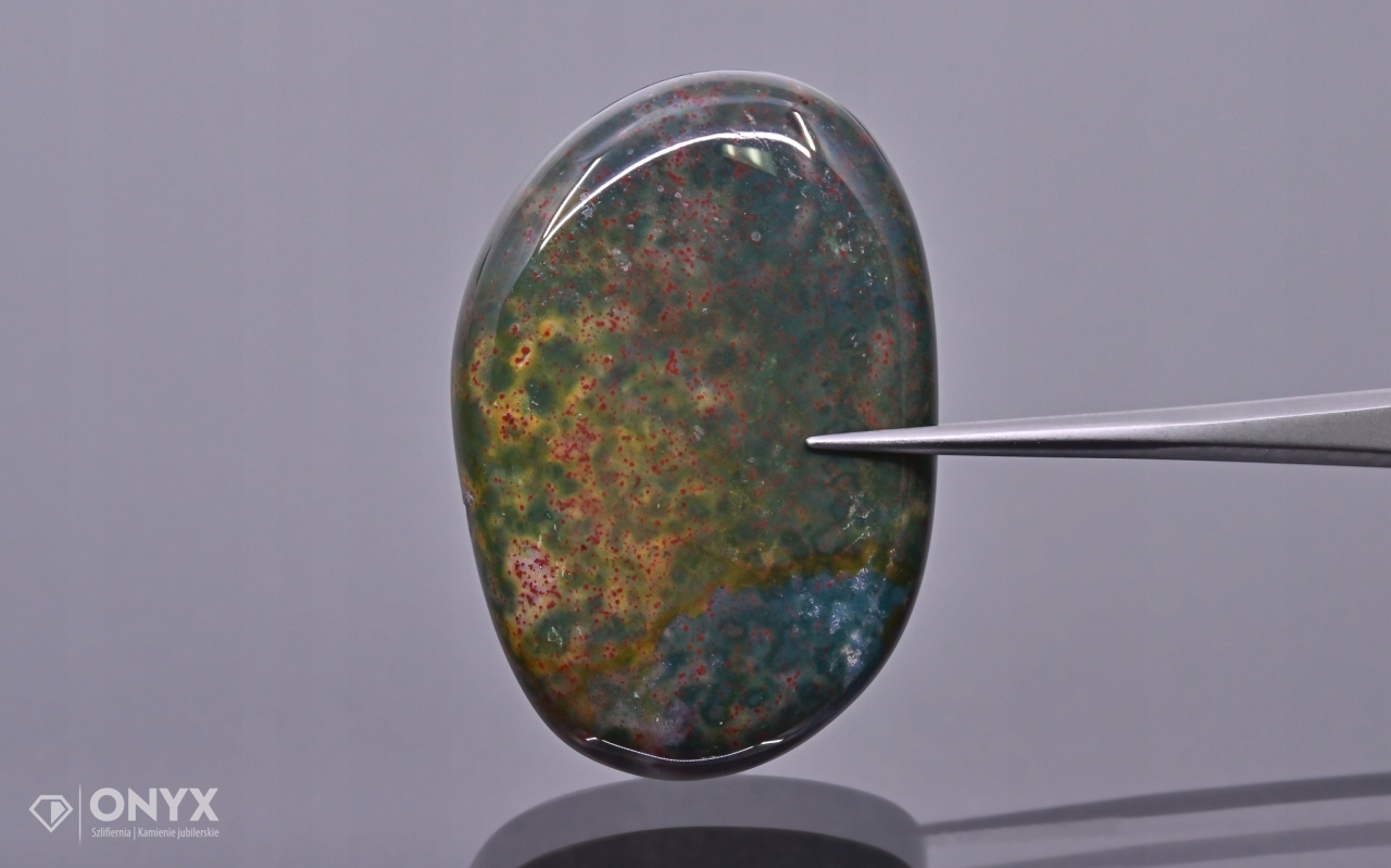 Heliotrop kabošon nepravidelný 39x26,5 mm