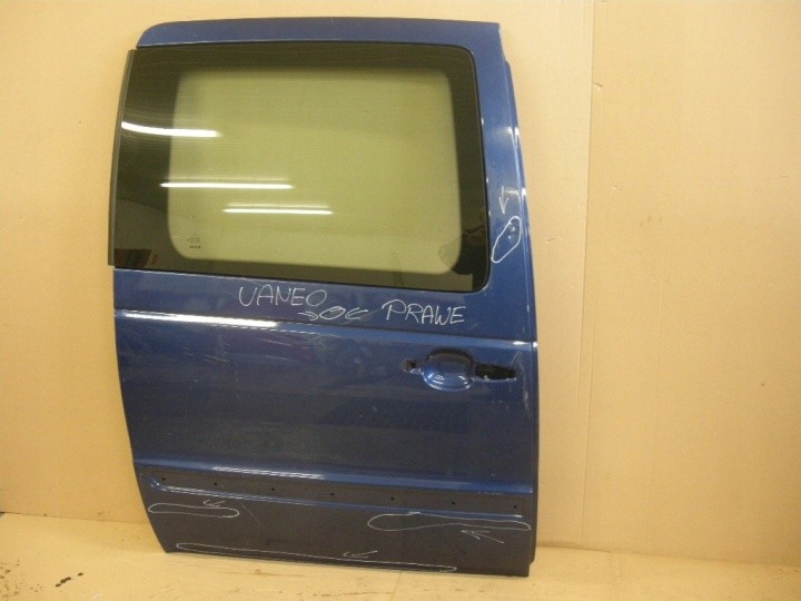 MERCEDES VANEO DRZWI PRAWE PRZESUWNE Strona zabudowy przód - prawa