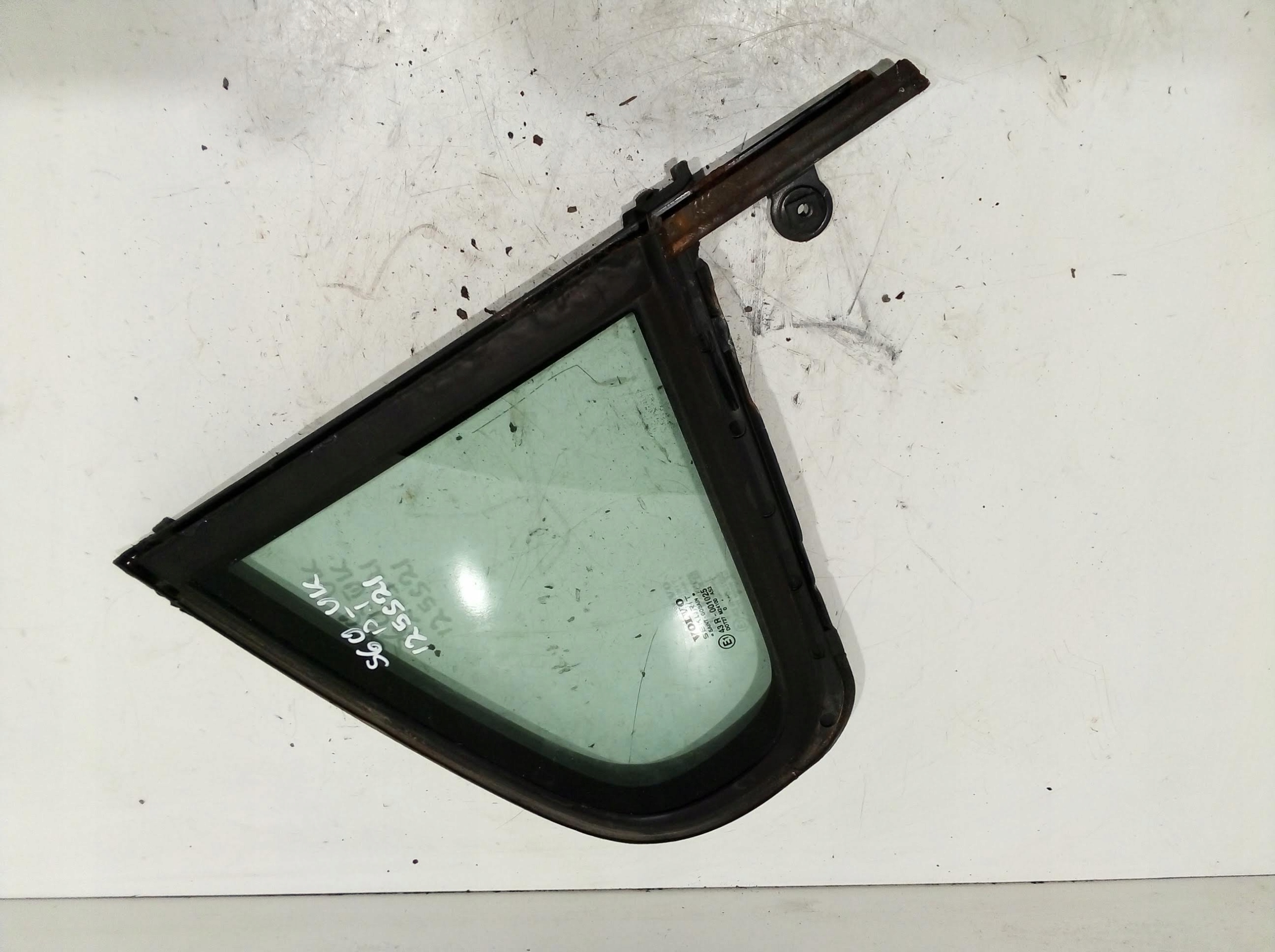 Праве бокове скло VOLVO S60 UK