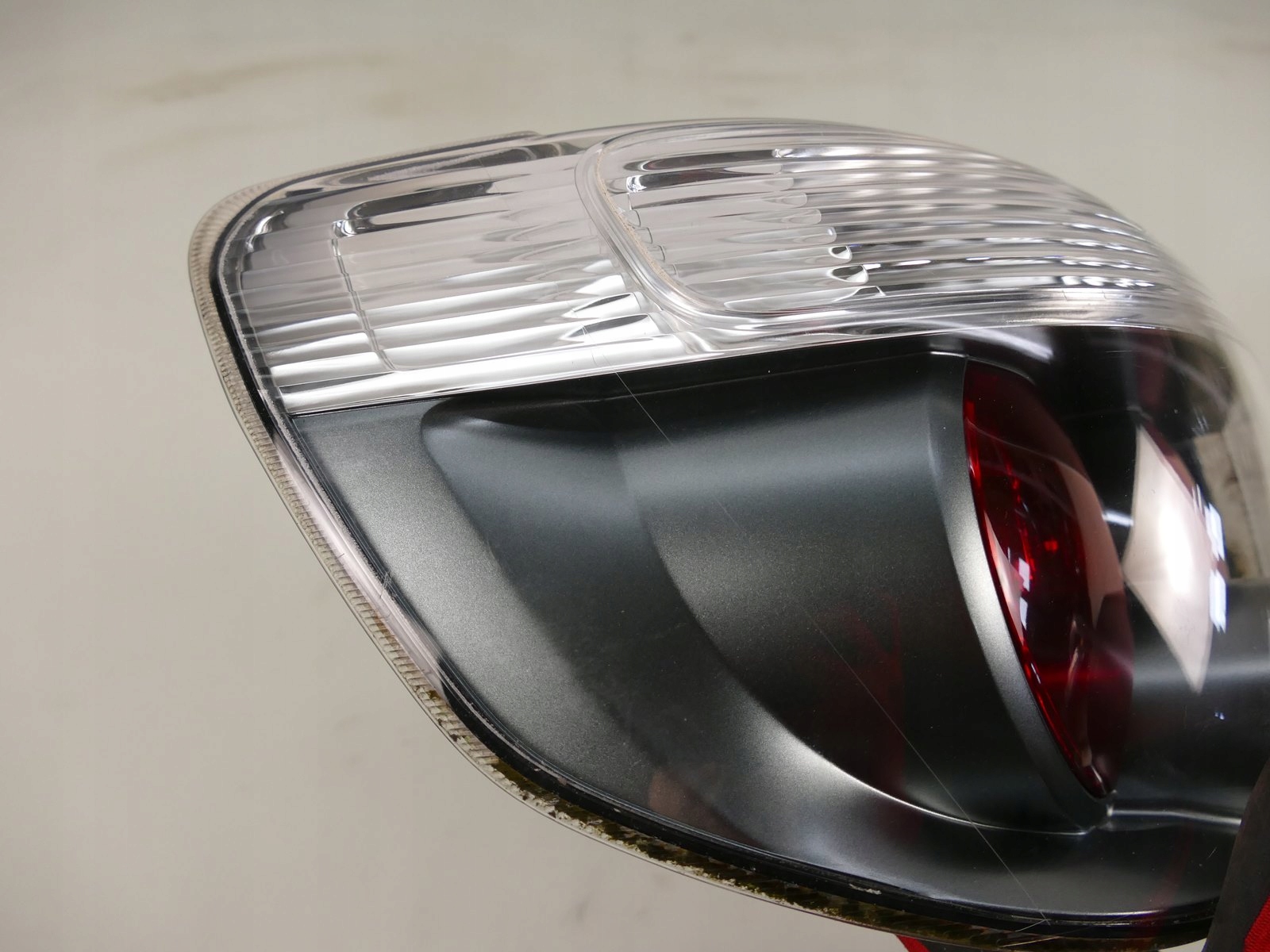 MITSUBISHI OUTLANDER and LIFT light left rear part EUROPA