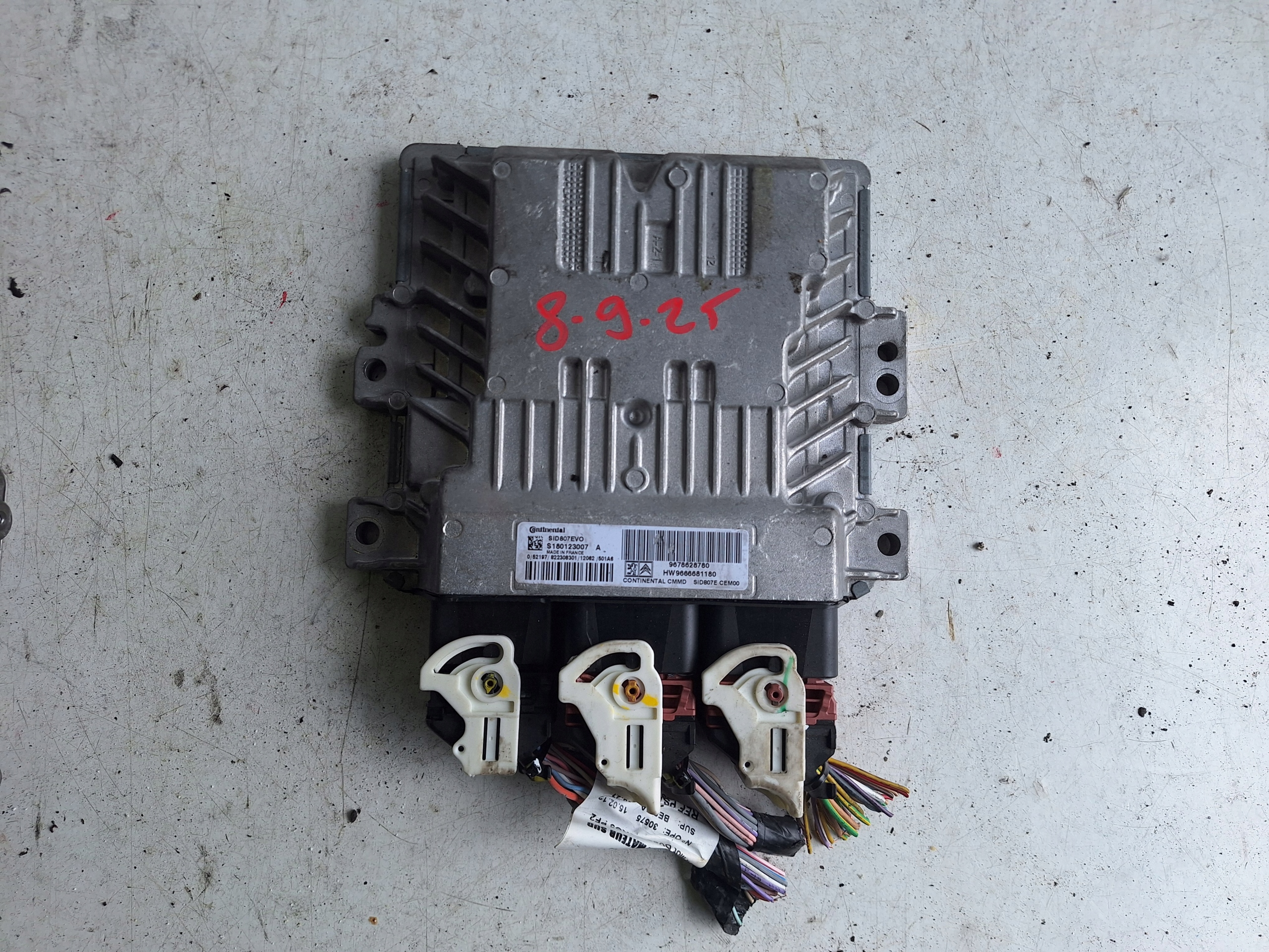 PEUGEOT CITROEN control unit computer of the engine 9678628780 CONTINENTAL