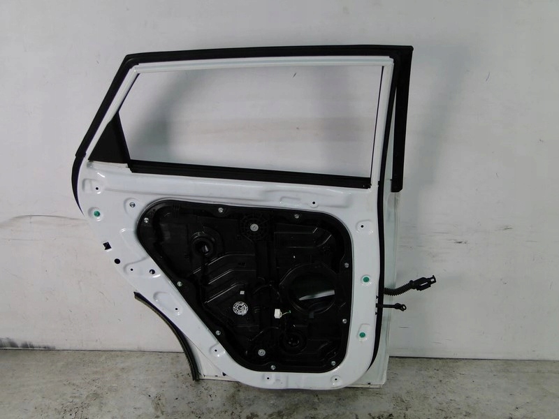 DRZWI TYŁ HYUNDAI TUCSON 2019 R BIAŁY AKRYL PYW Typ samochodu 4x4/SUV Samochody osobowe