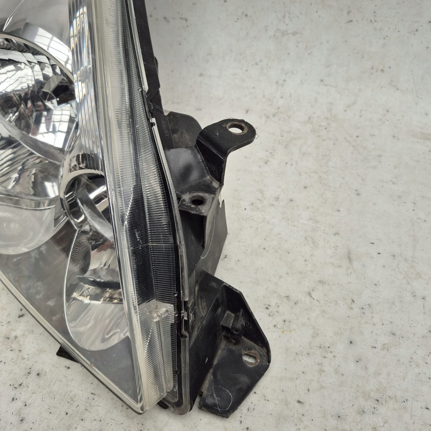 TOYOTA COROLLA VERSO 2 II 04- light right front front ZWYKLA