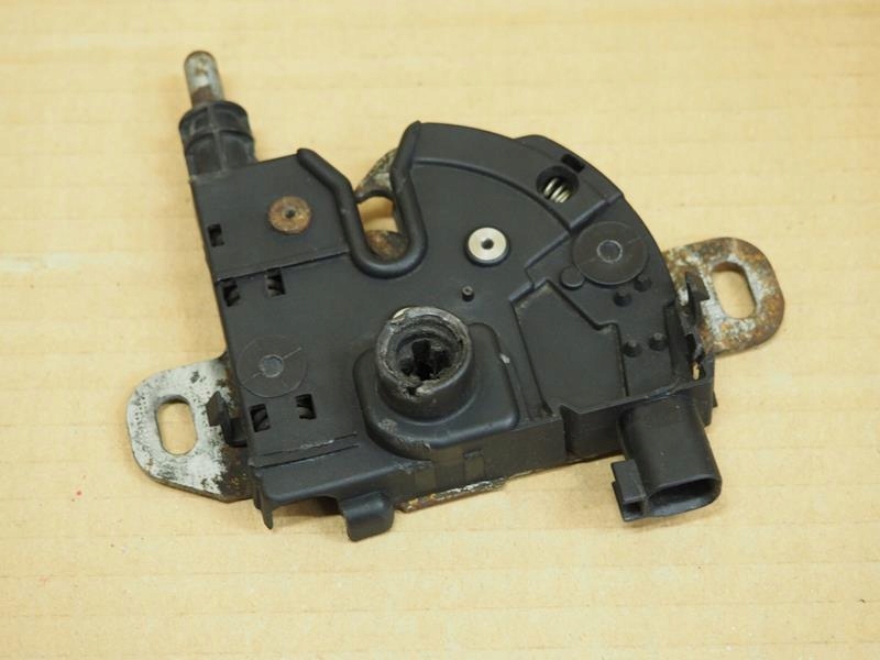 ZAMEK MASKI FORD FOCUS MK2 C-MAX 3M516700BB