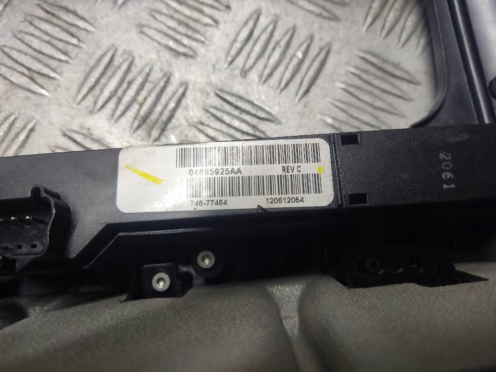 PANEL air conditioning devices + frame CHRYSLER VOYAGER IV 04685925AA