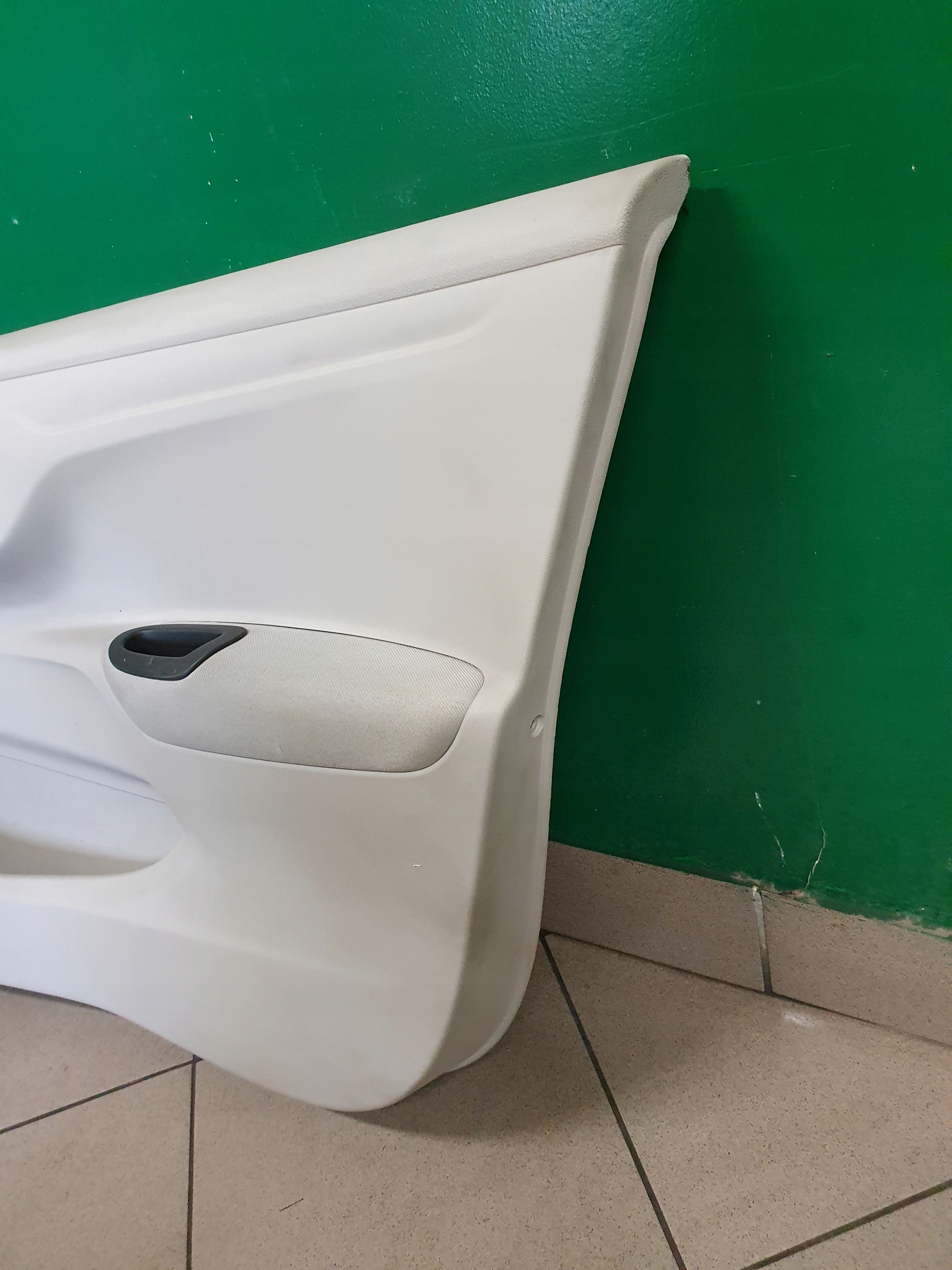 upholstery side right front jasny Peugeot 301