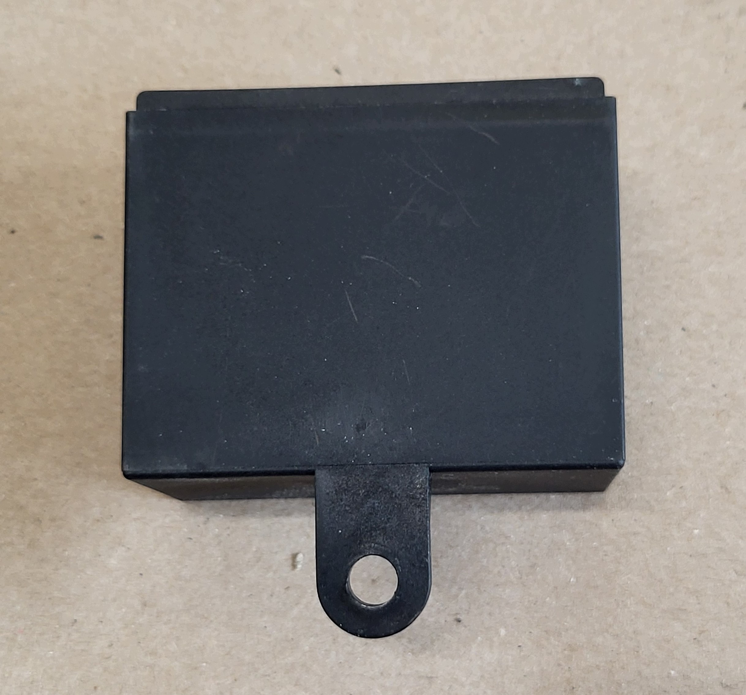 module unité de commande électronique uce feux PRZECIWMGIELNYCH remorque SAAB 9-5 2003r. 321062