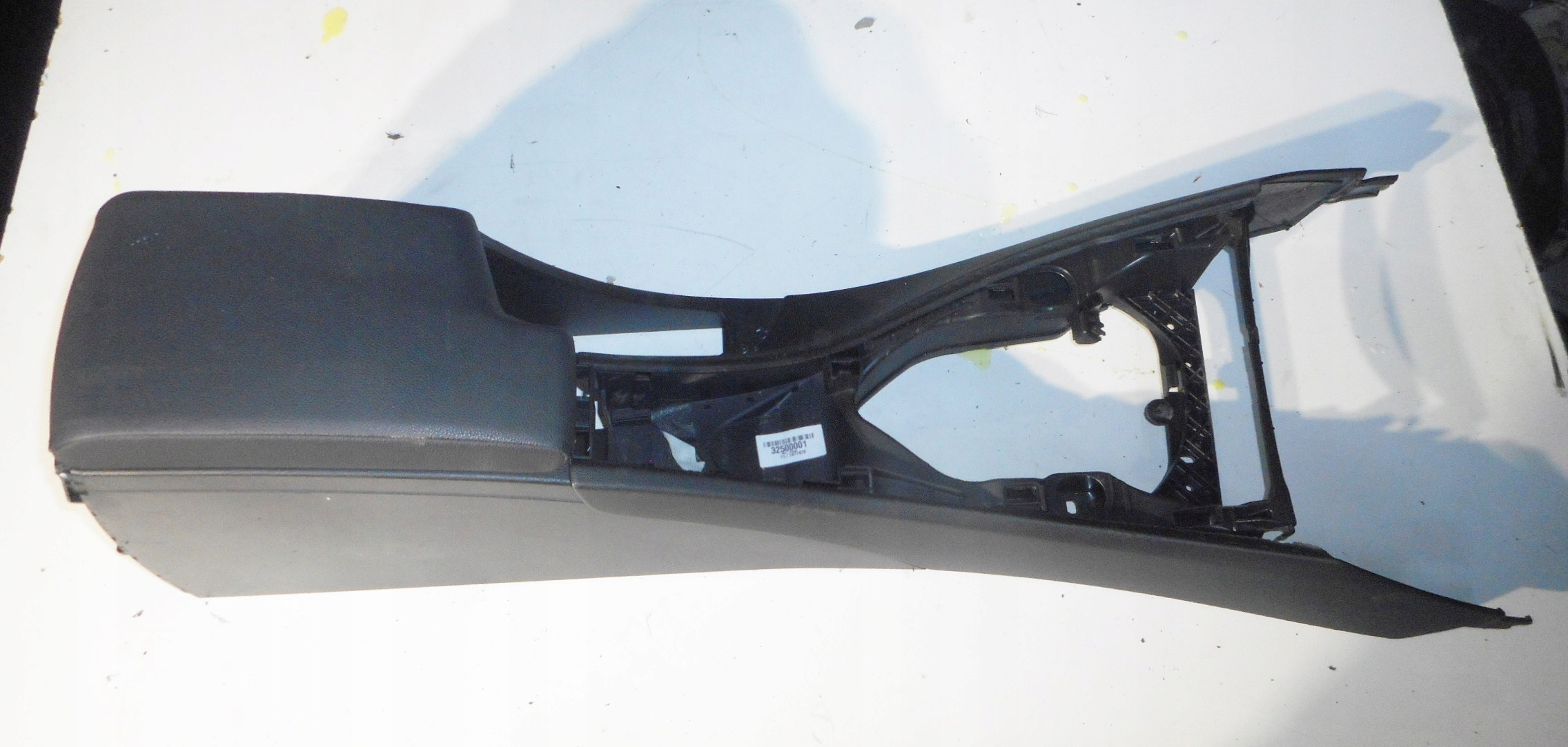 Bmw E90 E91 07r tunel środkowy podłokietnik