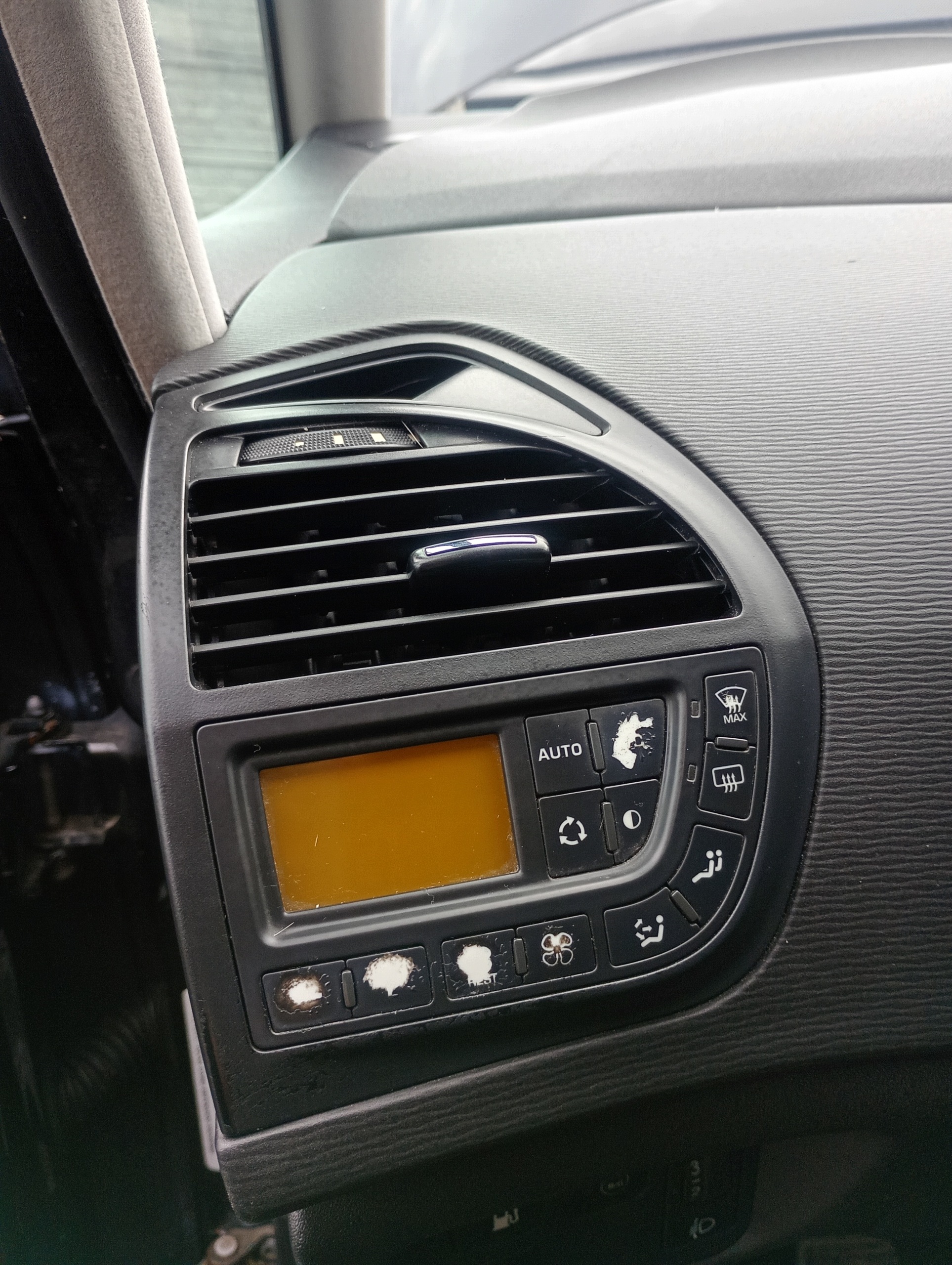 grid air conditioning devices air left driver´s panel Citroen C4 Picasso FL 10-15