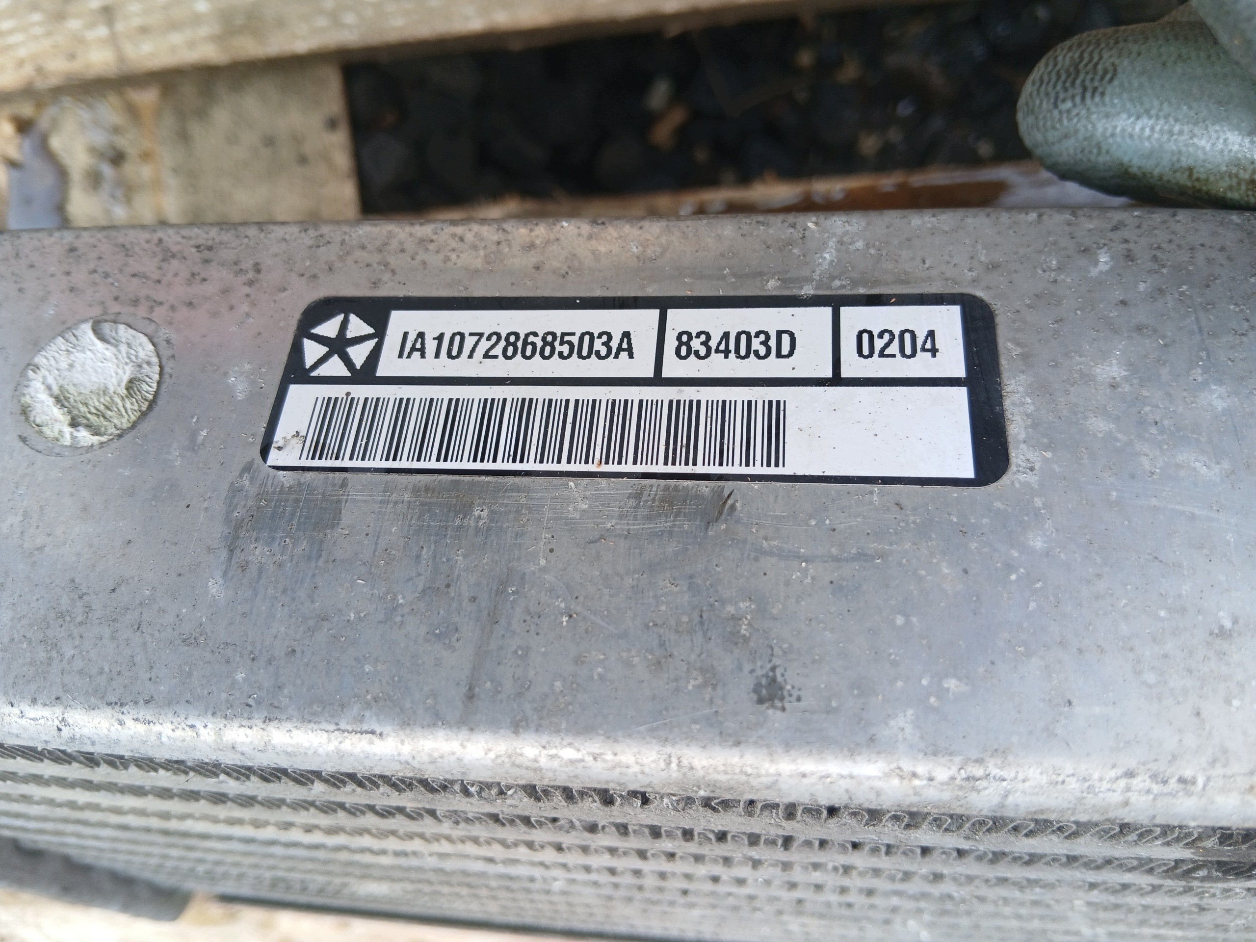 CHRYSLER VOYAGER IV 2.5 CRD radiatore / raffreddatore radiatore intercooler 83403D