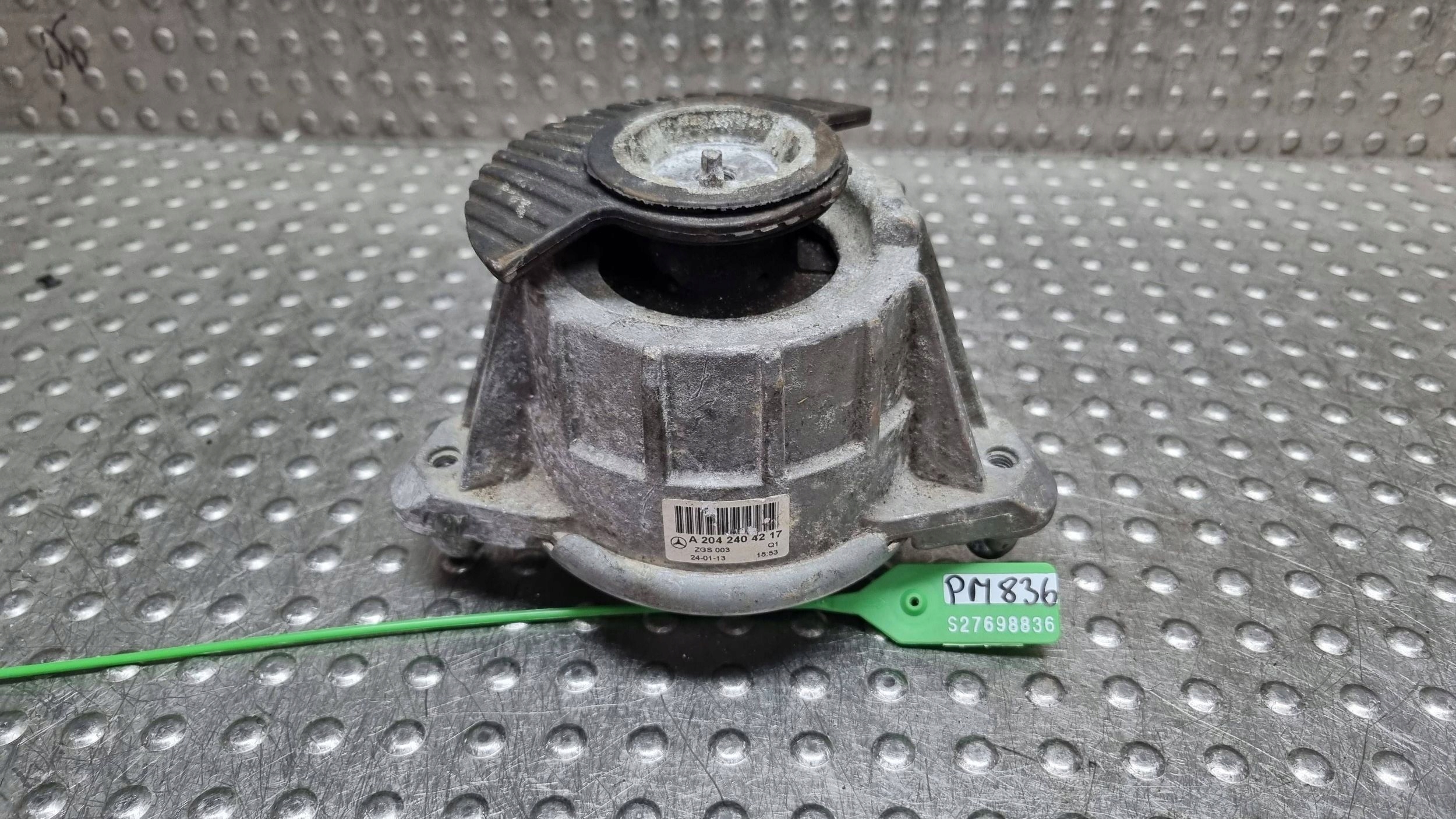 engine mount A2042404217 MERCEDES W204 W212 CLS X218 1.8 CGI