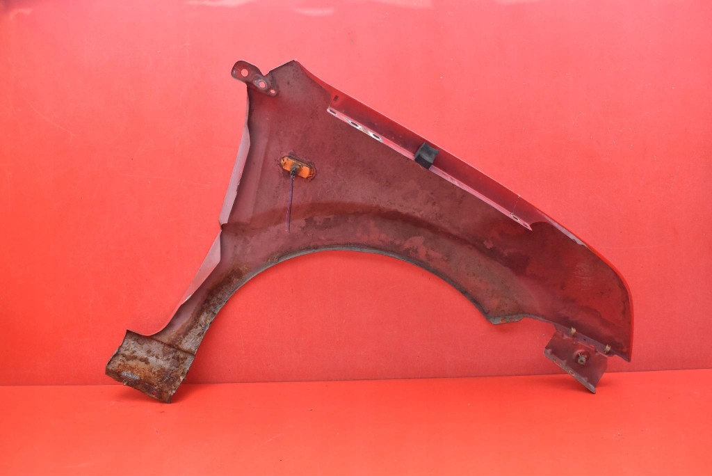 fender left front front red FORD FUSION 1 and 02-05