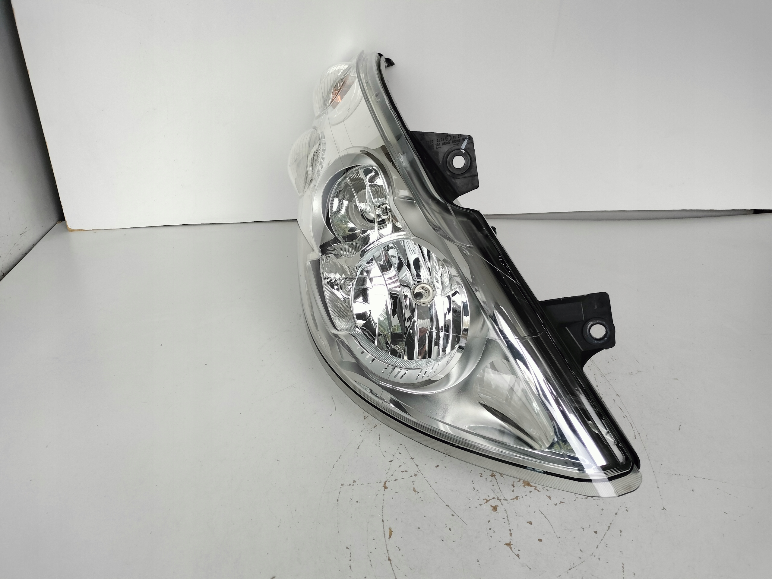 light right REFLEKTOR RENAULT MASTER III 09