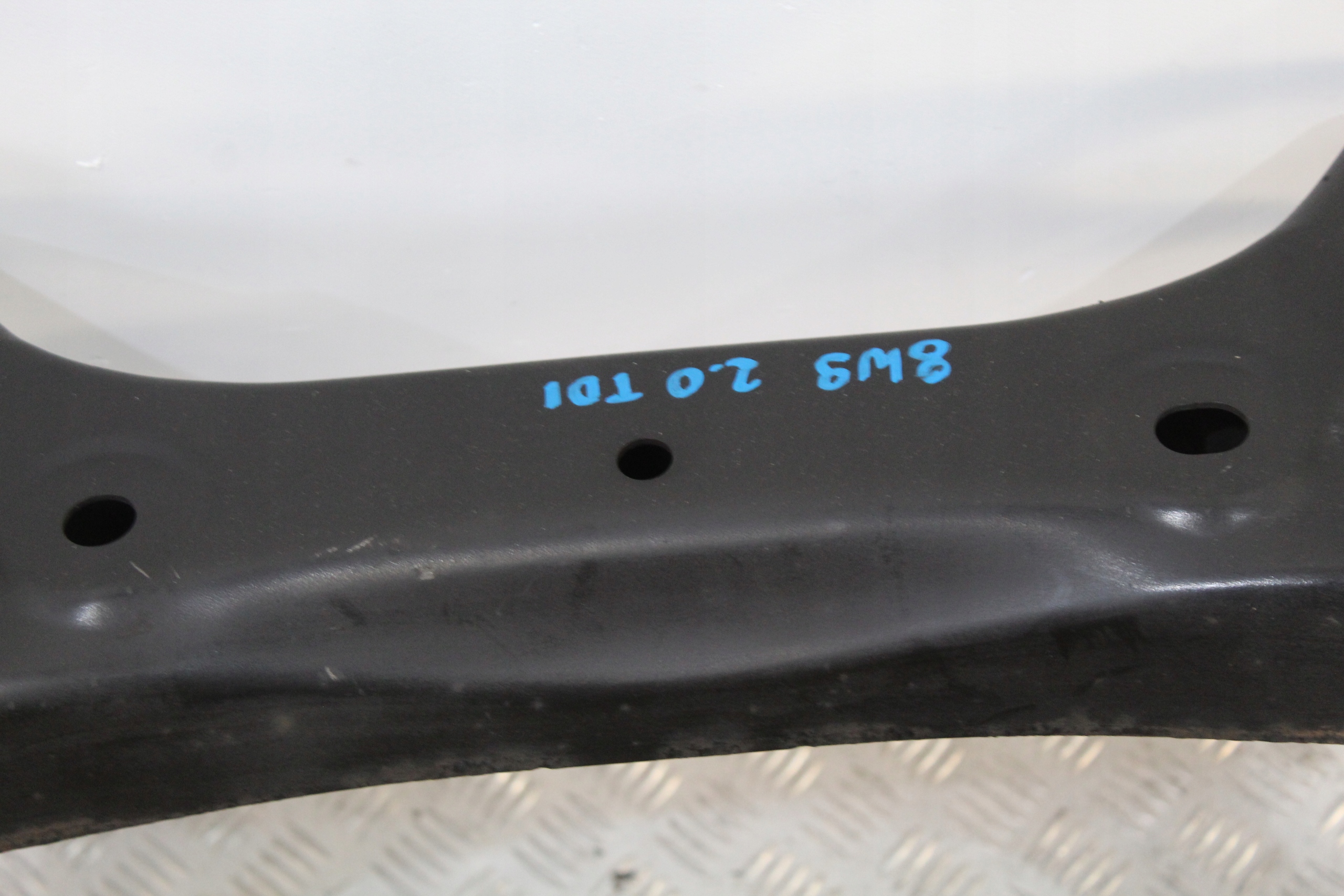 axle beam rear part AUDI A4 B9 8W0 8W9