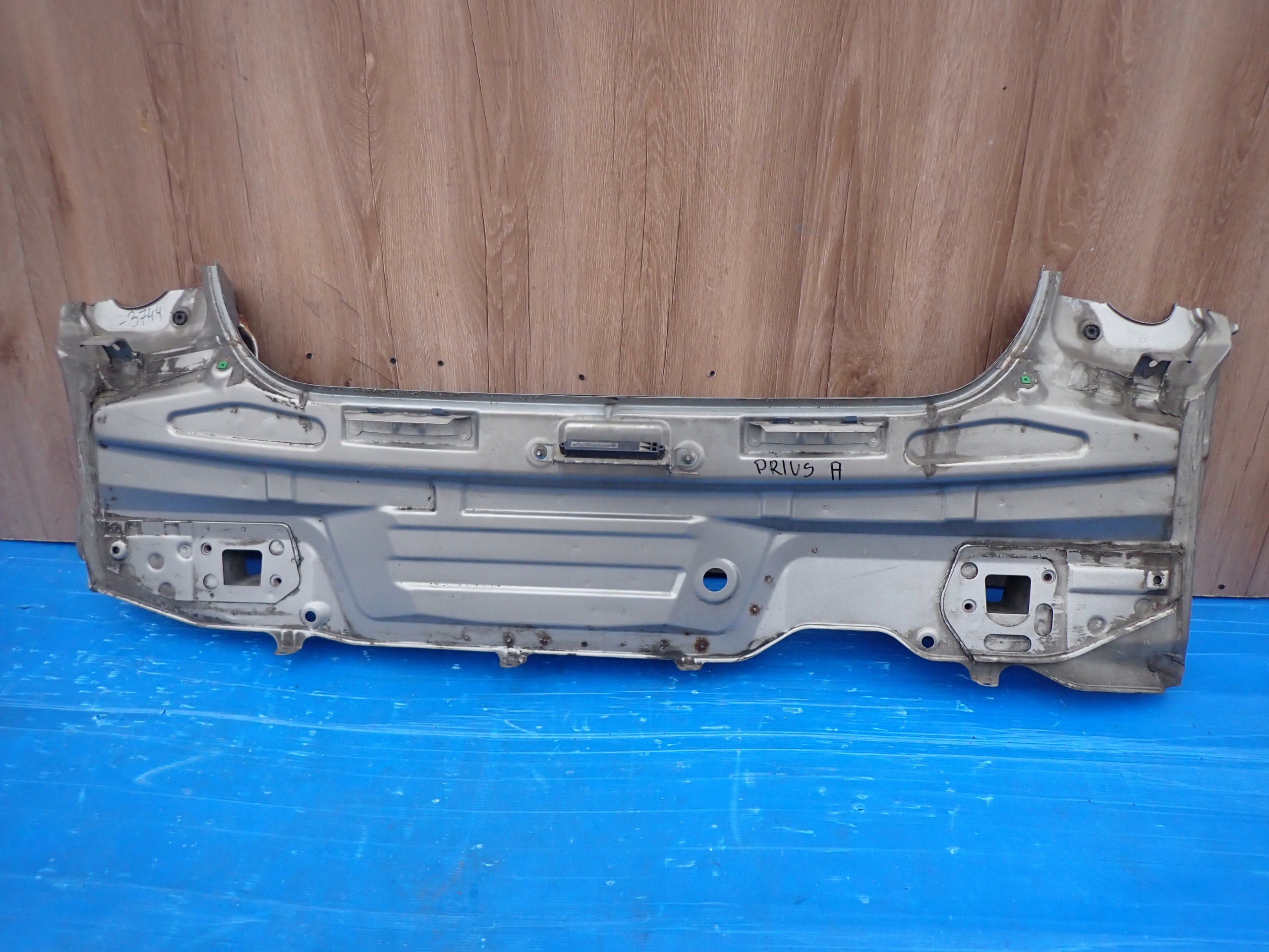 TOYOTA PRIUS II 03-09 PAS TYLNY