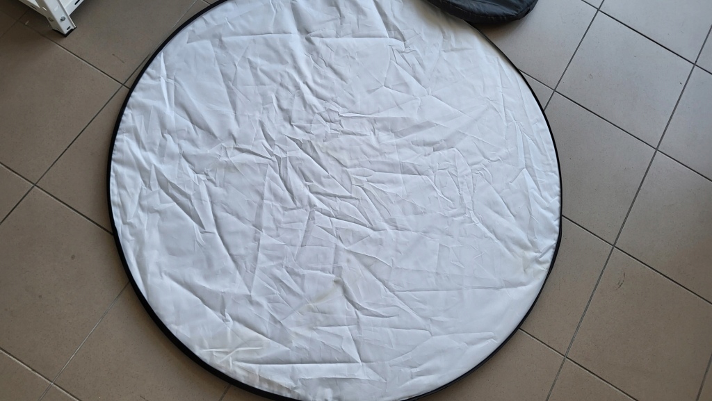 BLENDA FOTOGRAFICZNA REFLEKTOR 110CM STAN DOBRY GWR Waga produktu z opakowaniem jednostkowym 1 kg