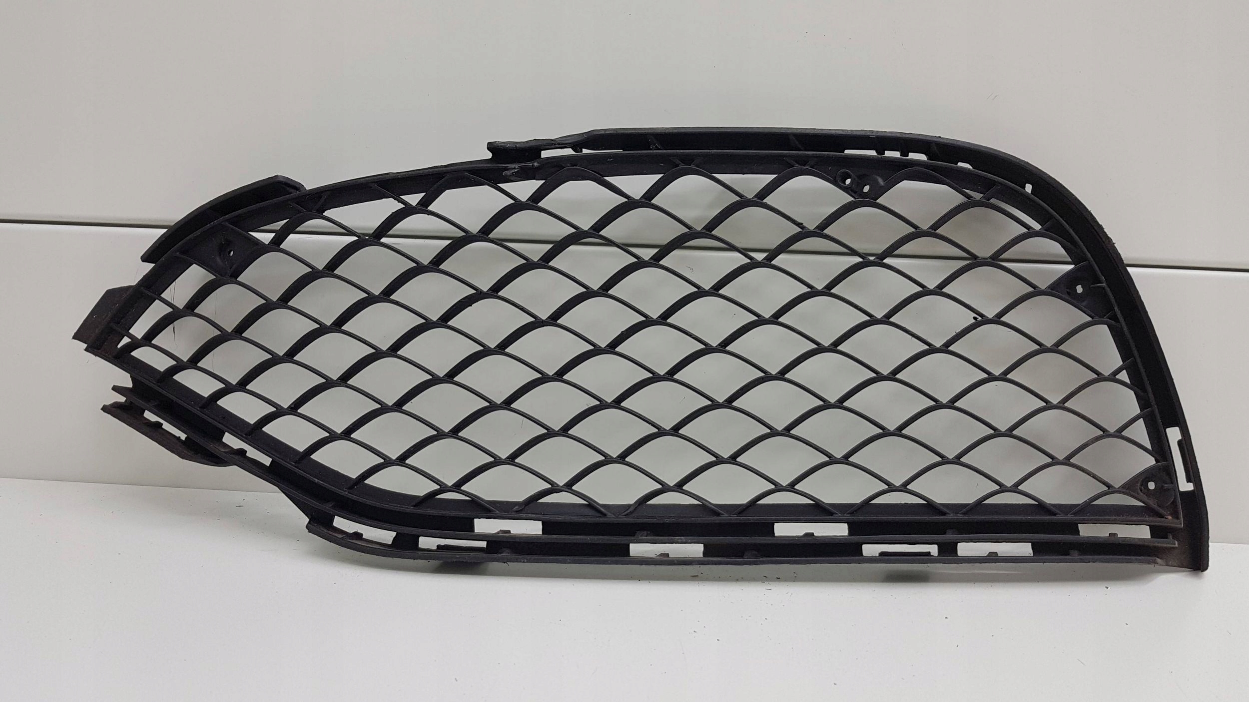 MERCEDES C KLASA W205 AMG 2014 - grid left bumper front A2058852723