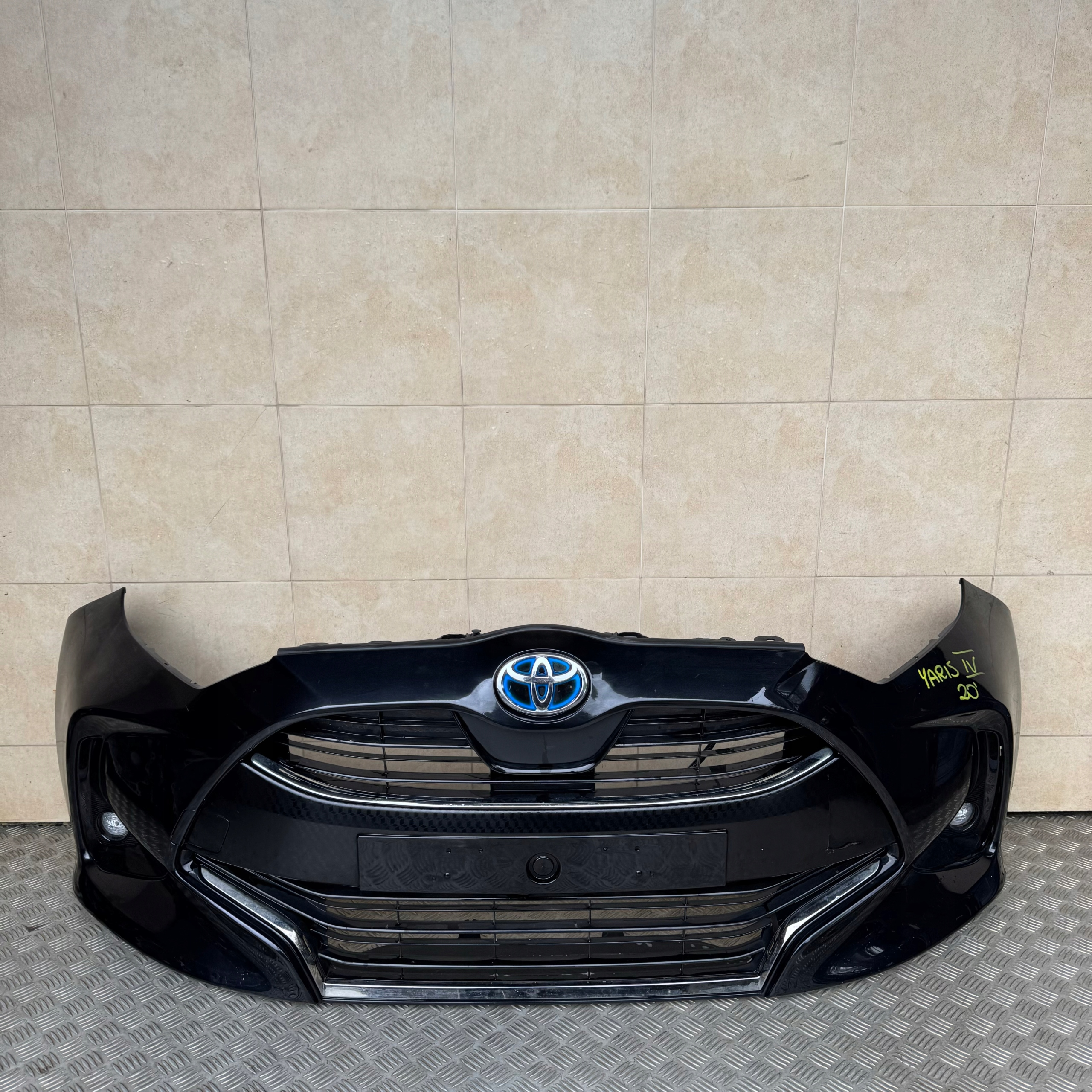 front bumper complete TOYOTA YARIS IV 2020 ROK