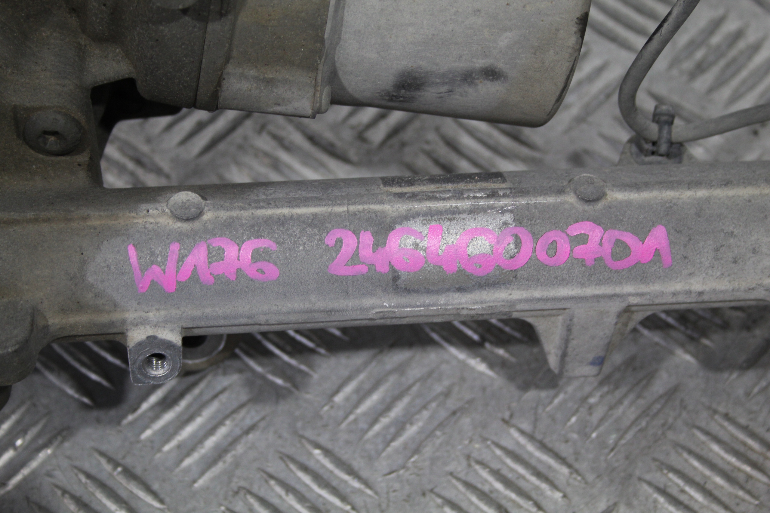 drag rod servo steering A-KLASA W176 AMG