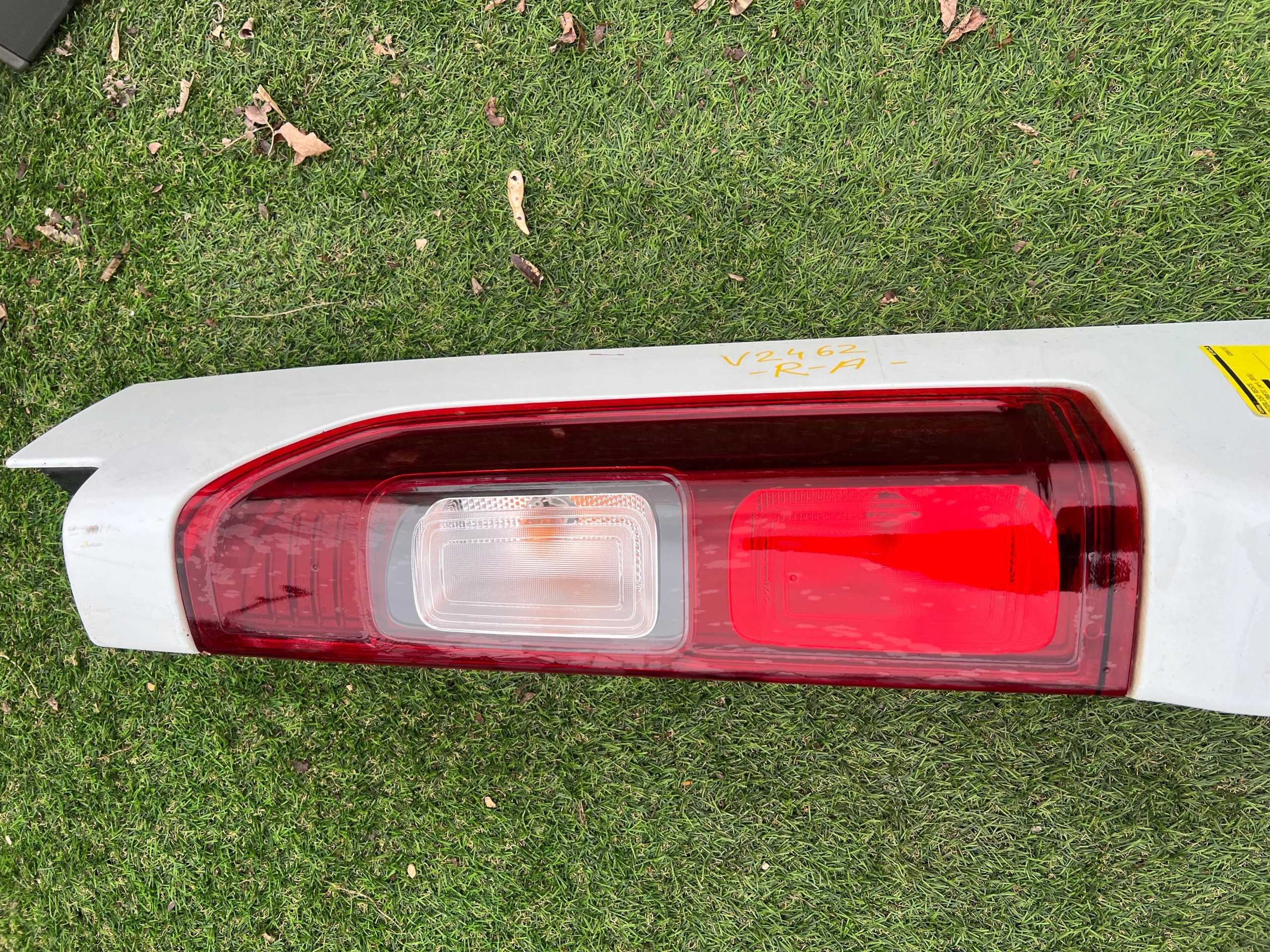 OPEL VIVARO light rear left complete original 265A14210R 265A12579R 265A1