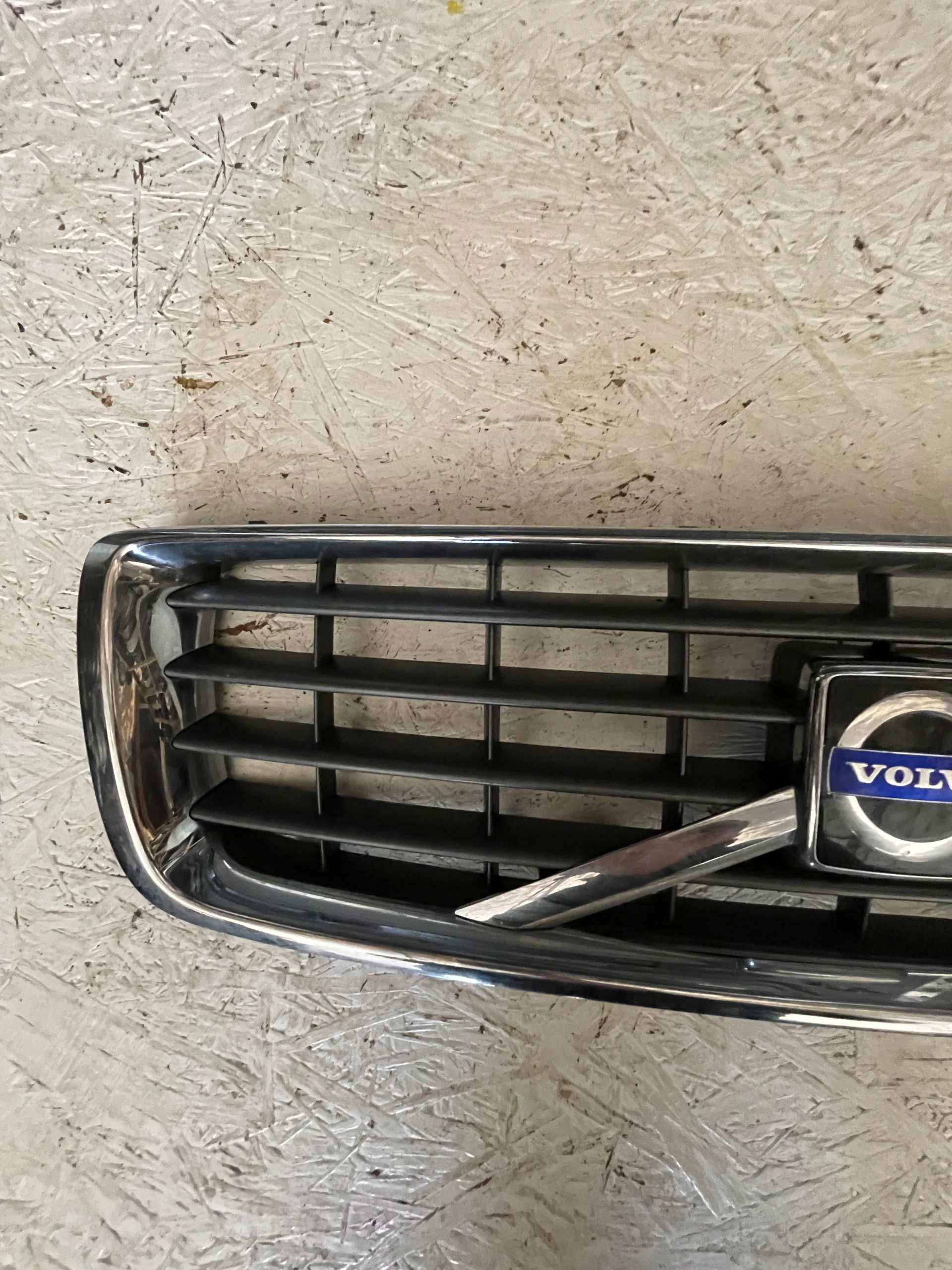 решетка радиатора volvo S80