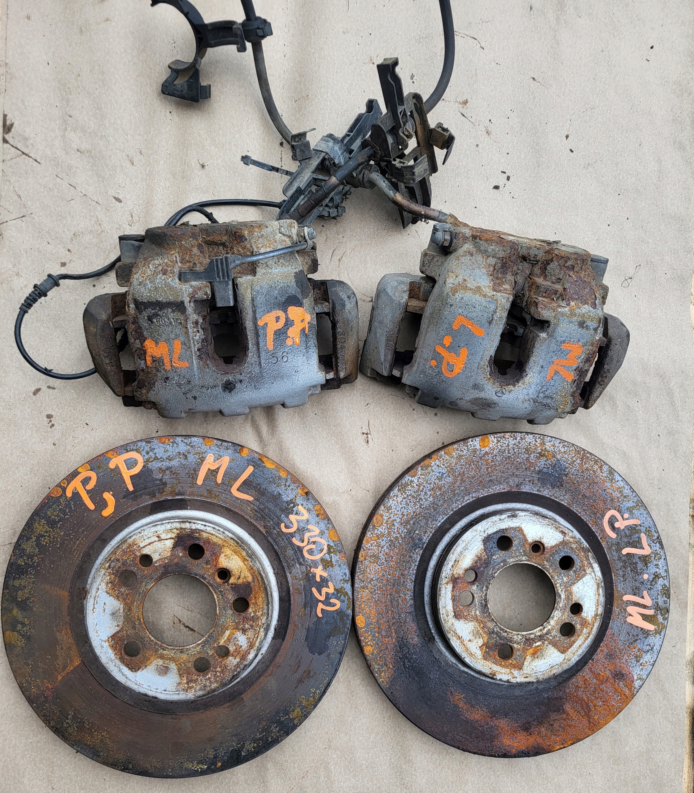 caliper brake right left JARZMO disc front 330X32 mm. MERCEDES ML W164