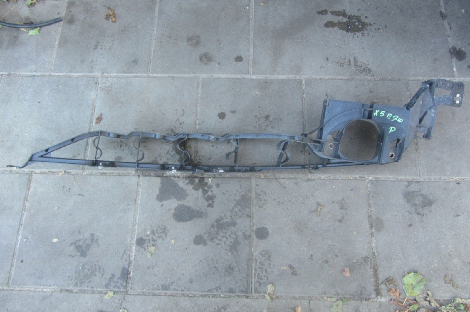 WSPORNIK MOCOWANIE BLOTNIKA BMW E70 X5 PRAWY