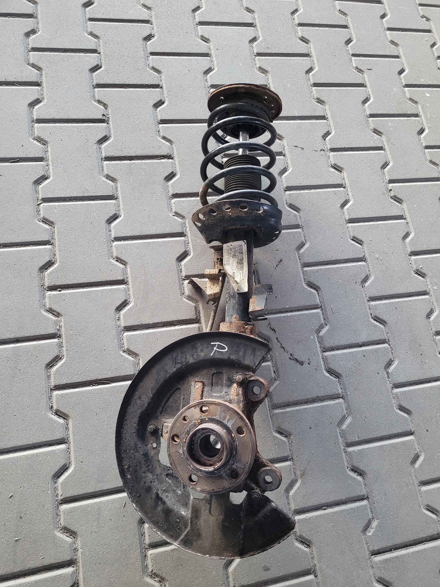 shock absorber swing front right 3091844 VOLVO XC60 and LIFT 2.0 D4
