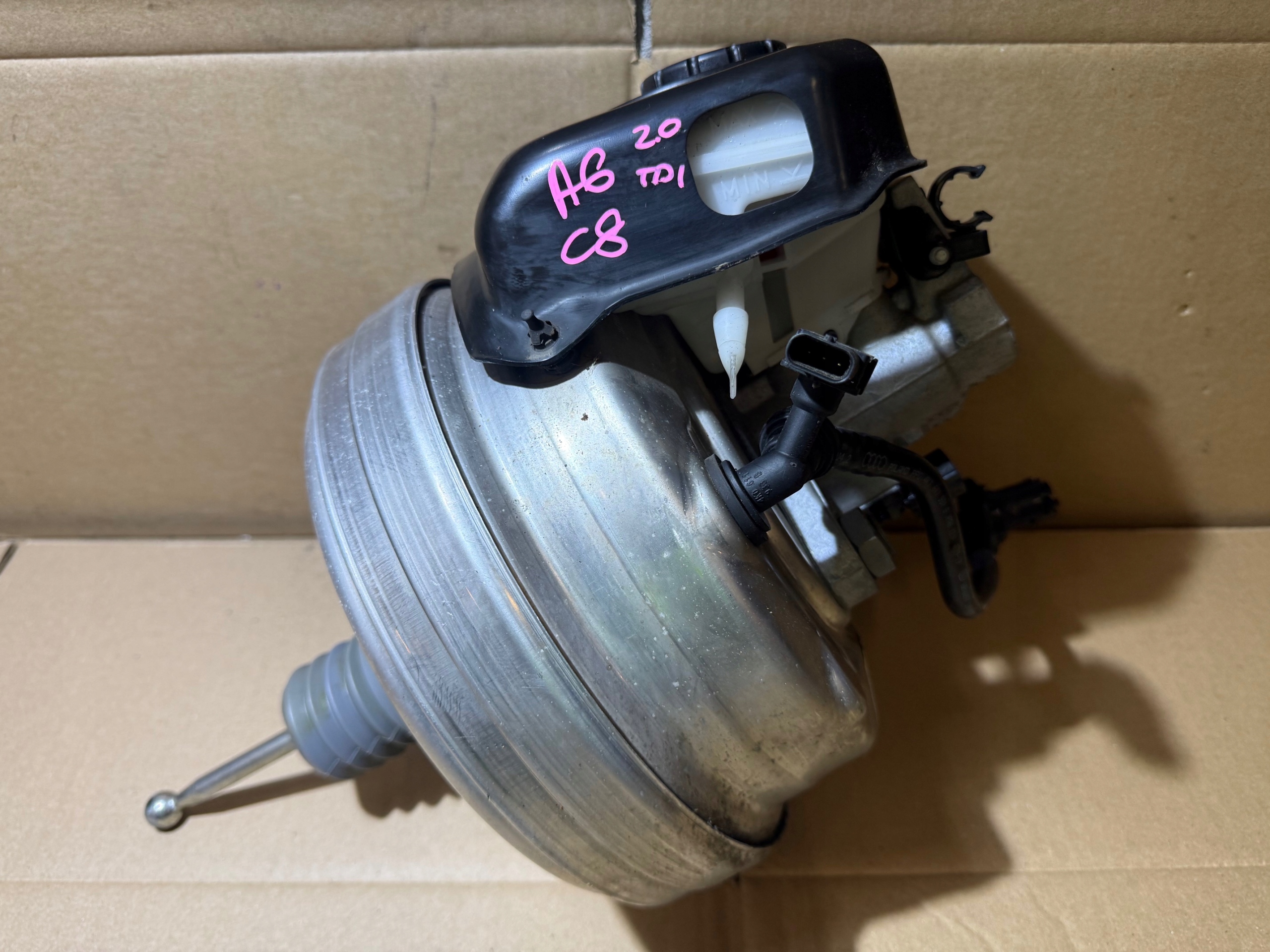 AUDI A6 C8 Servo Posilovač bŕzd 4K0611367 4K0612103A 5Q0906207