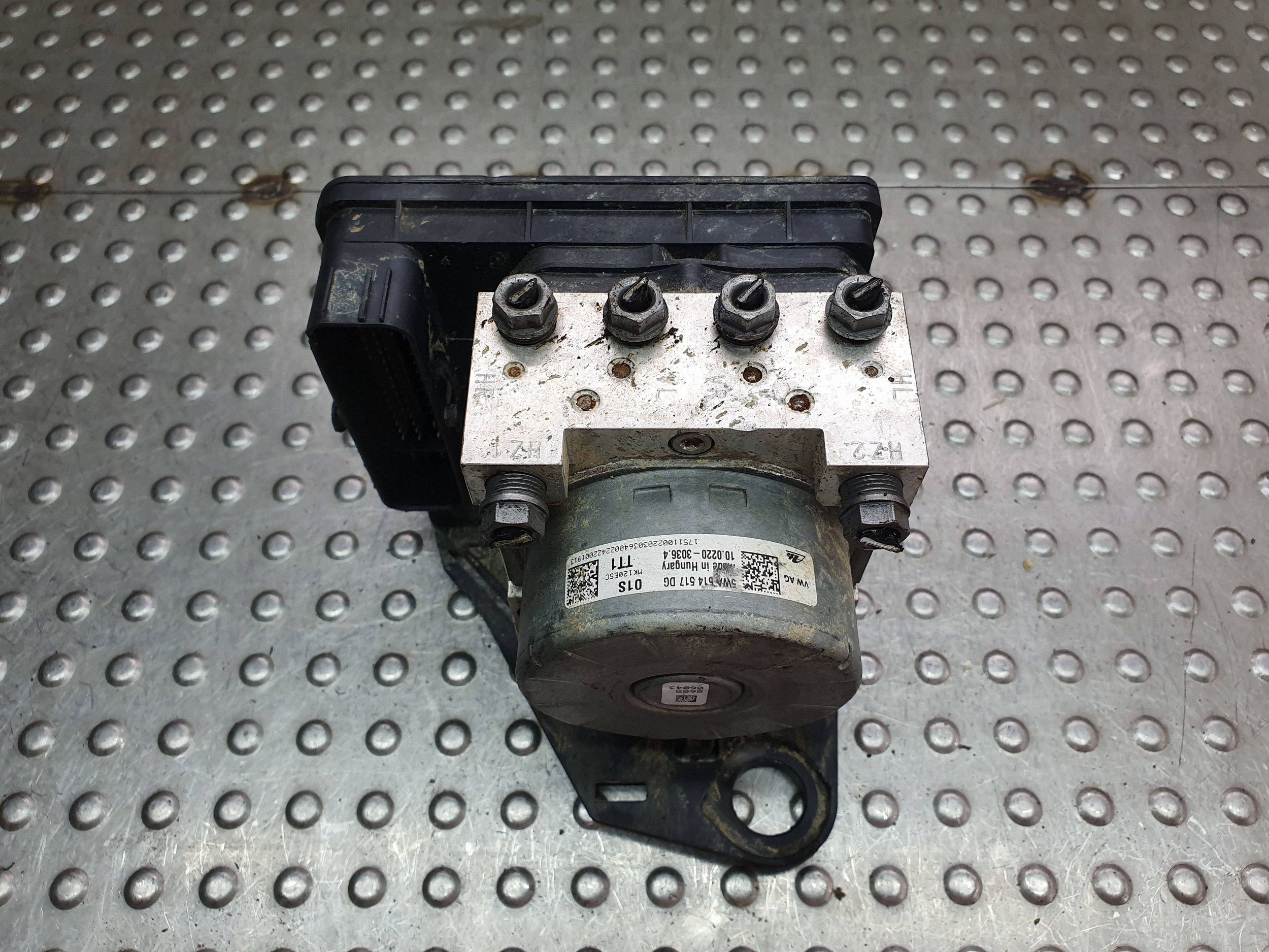 pump control unit ABS 5WA614517DG AUDI A3 8Y LEON IV GOLF VIII OCTAVIA IV