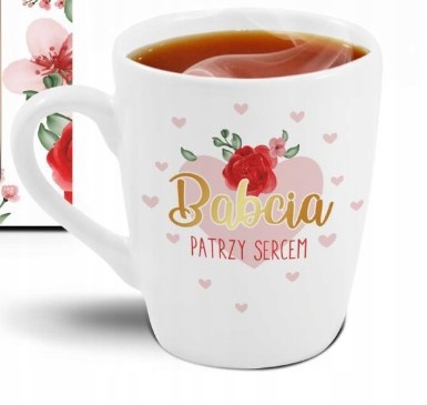 

Kubek dla Babci z kwiatami i napisem Patrzy sercem