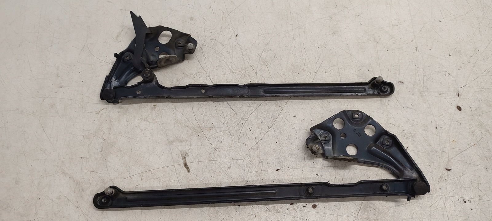 hinge bonnets Mercedes W208 2,0 compressor;