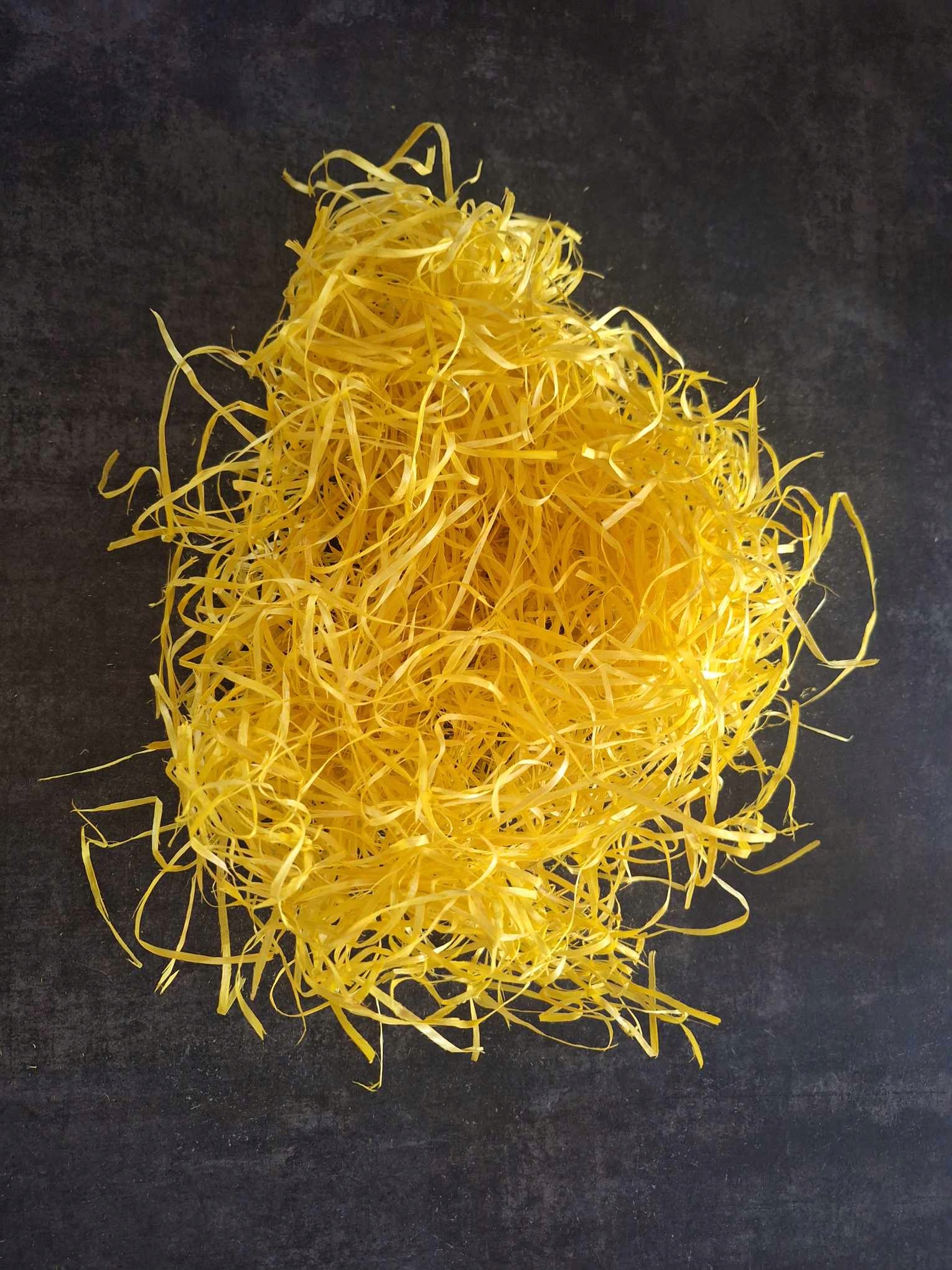 WEŁNA DRZEWNA ŻÓŁTA SIANKO WYPEŁNIACZ PACZEK PREZENTÓW 200g