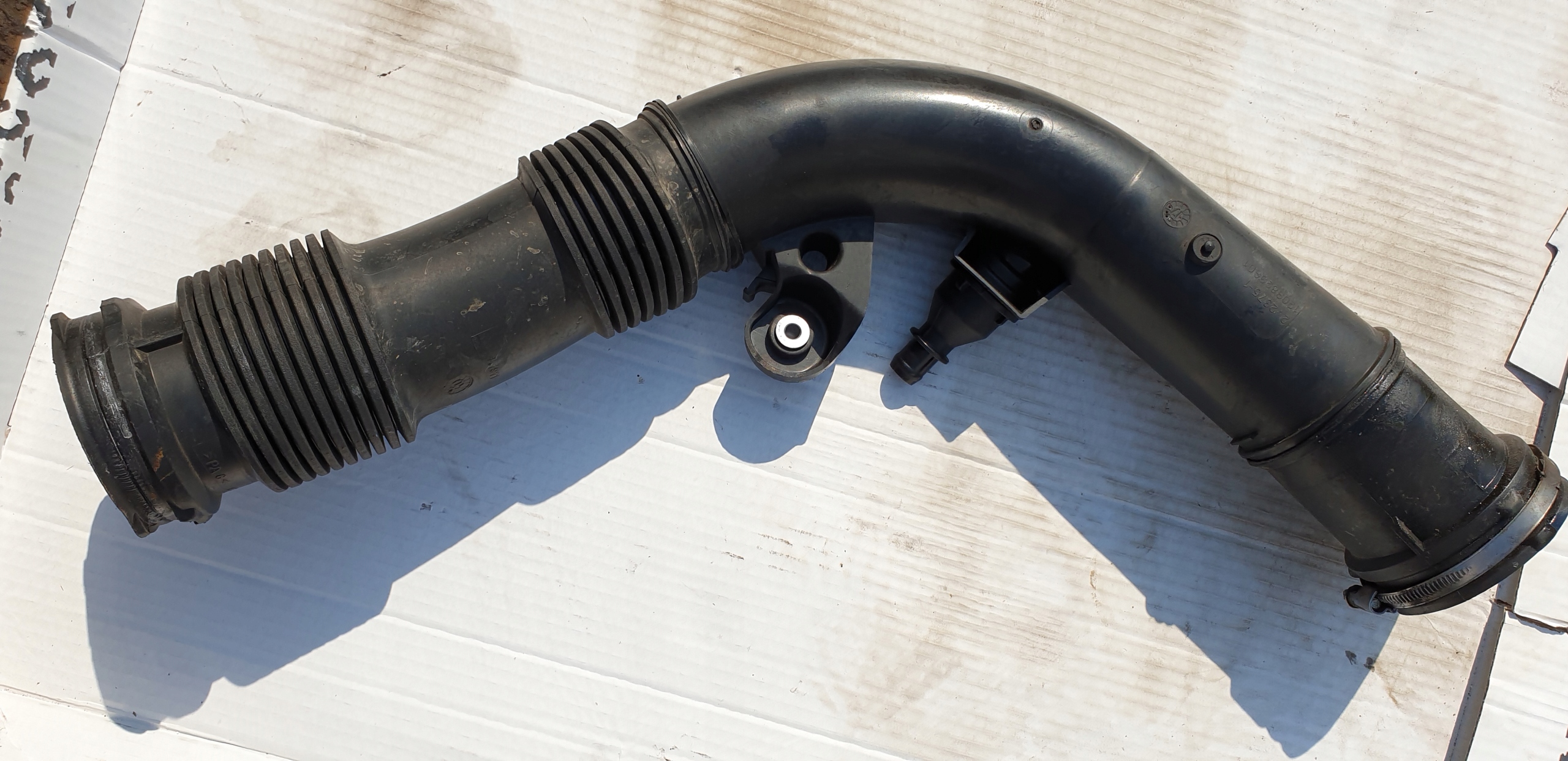 PRZEWOD WAZ RURA INTERCOOLERA VOLVO XC90 II 2 0D Part manufacturer Volvo original OE