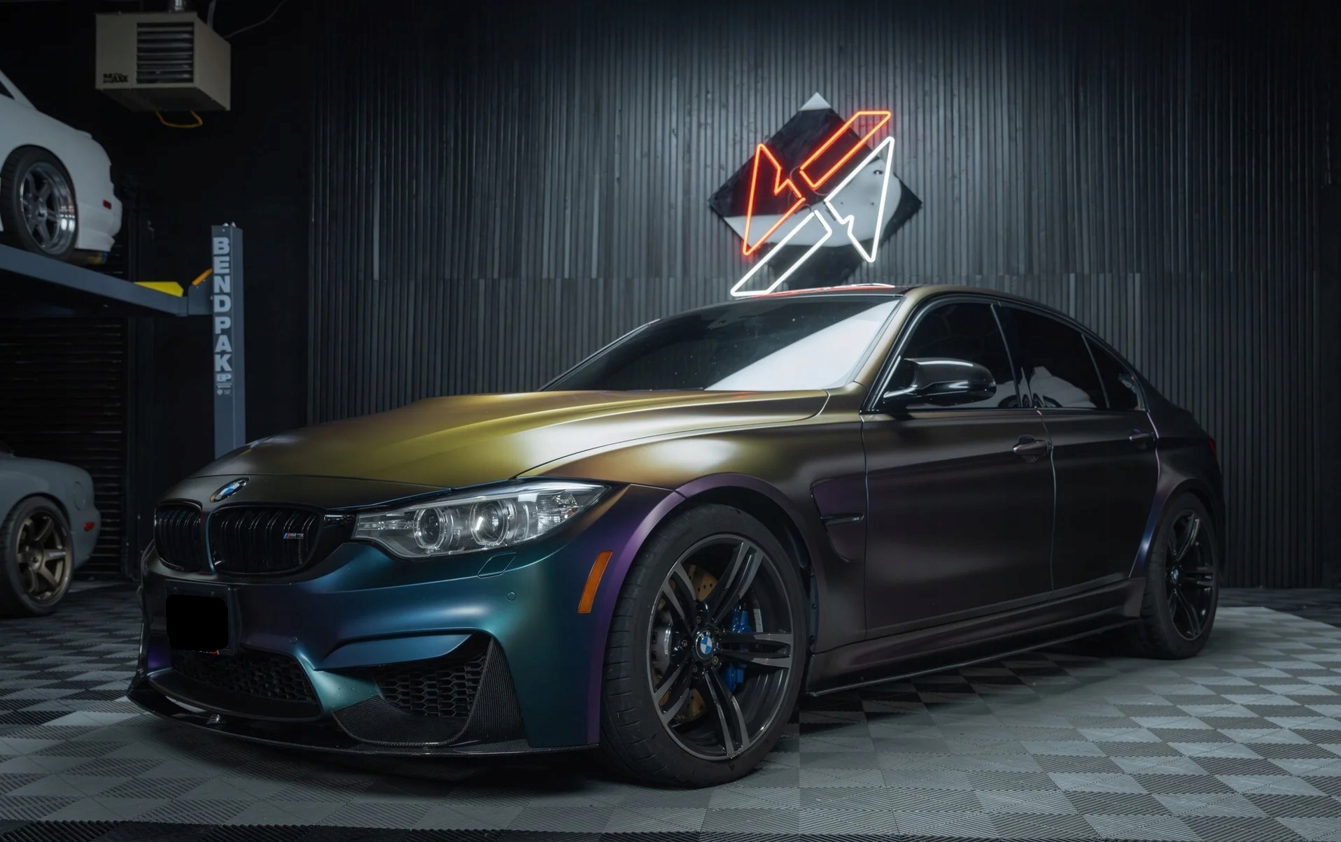 FOLIA SAMOCHODOWA KAMELEON 152cm OKLEINA SAMOPRZYLEPNA DO OKLEJANIA AUTA Producent New Vision