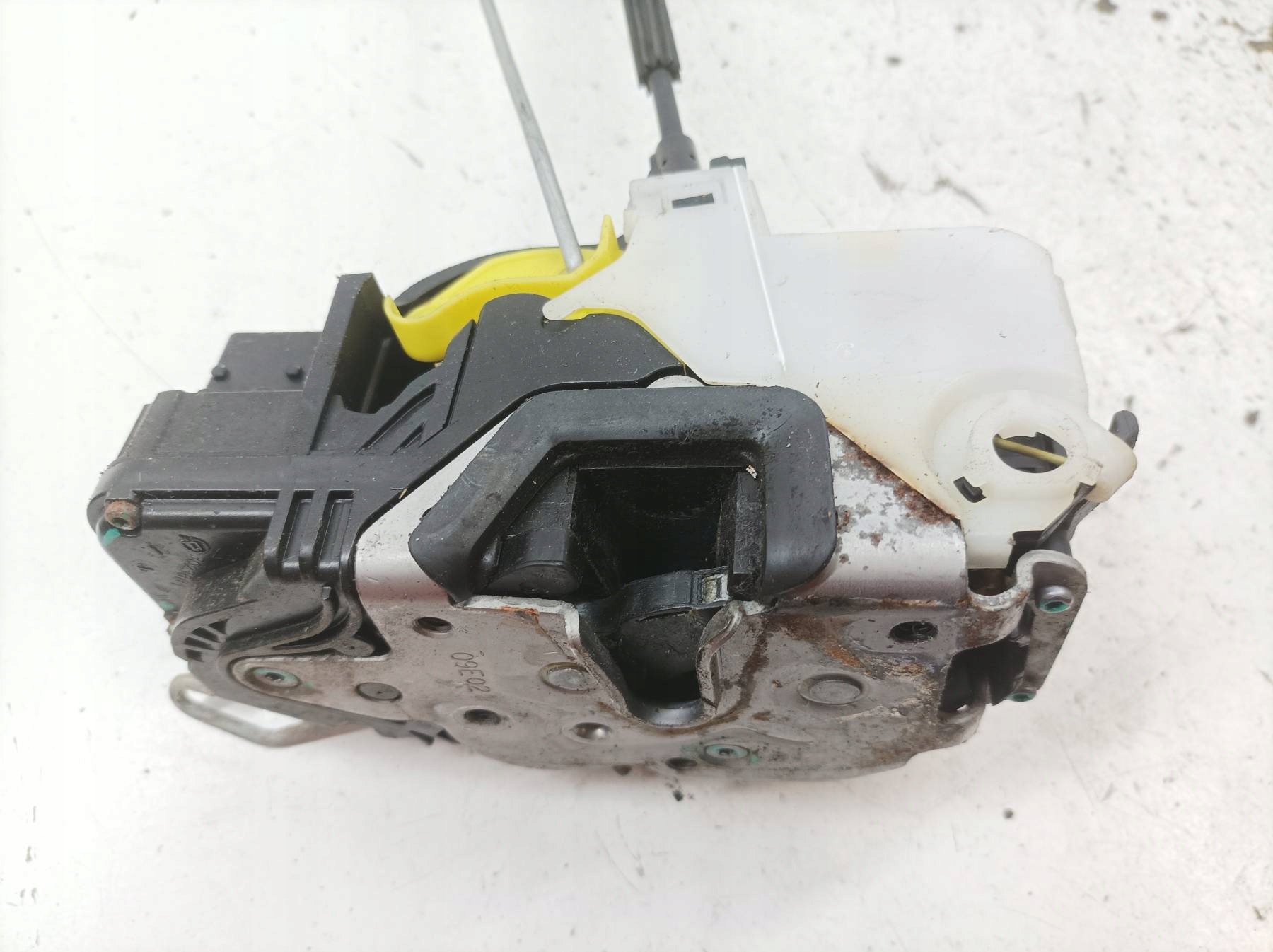 lock door left front 13503149HK Chevrolet Cruze and (2008- 2014)