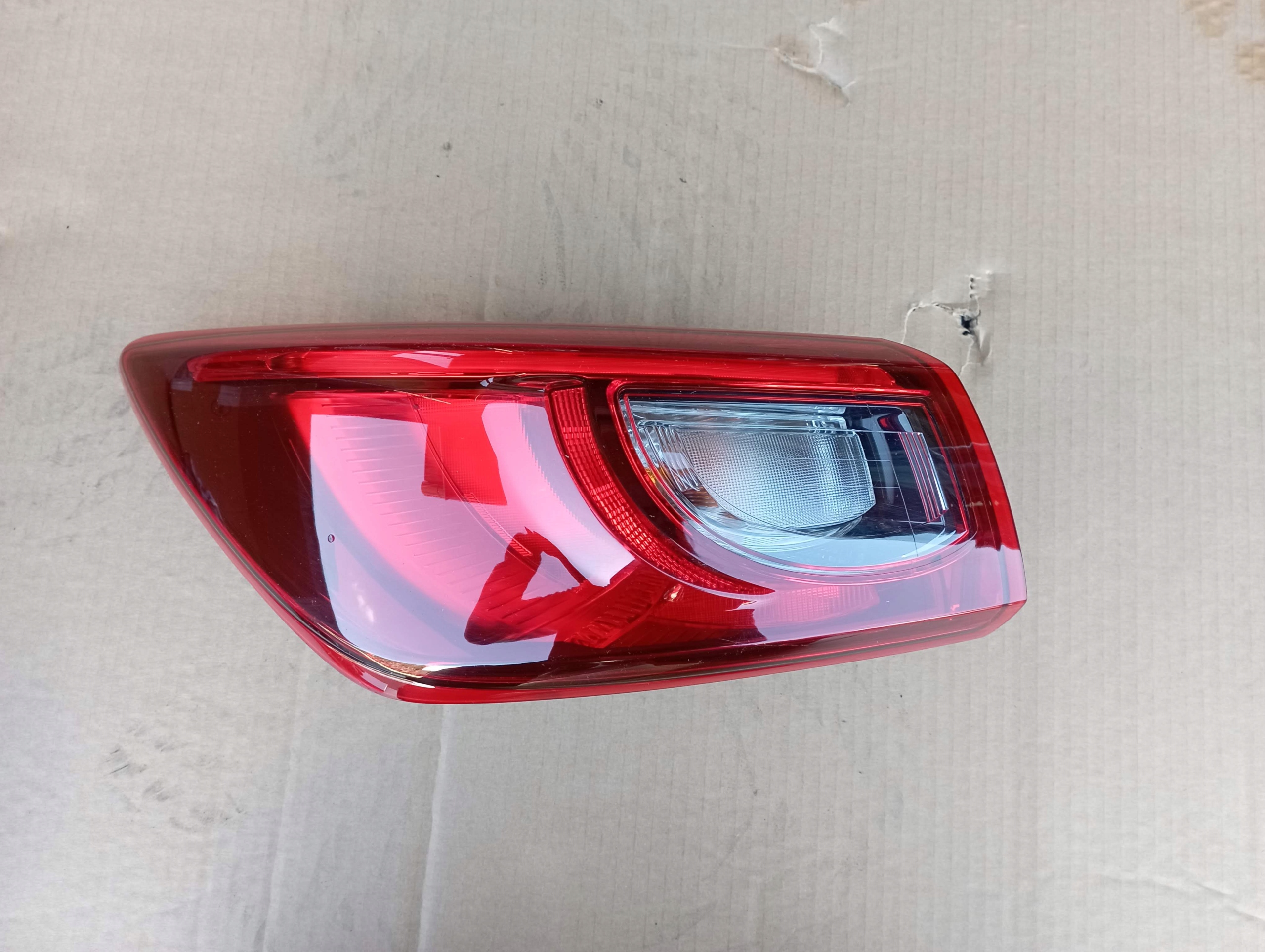 MAZDA CX3 CX-3 LAMPA LEWA TYŁ TYLNA EUROPA DB2R51160