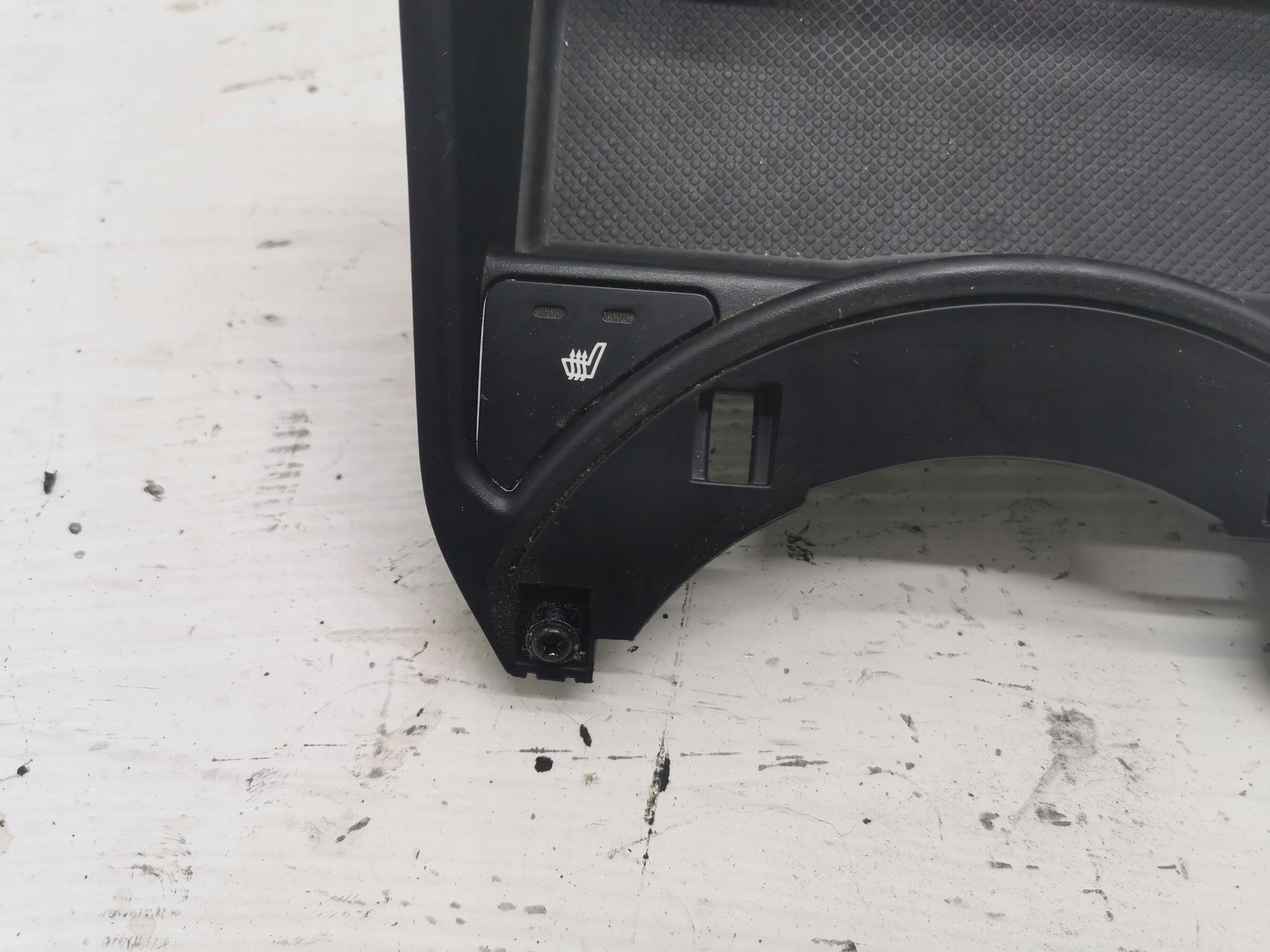 passenger compartment adapter USB KIA SPORTAGE III 84631-3W900