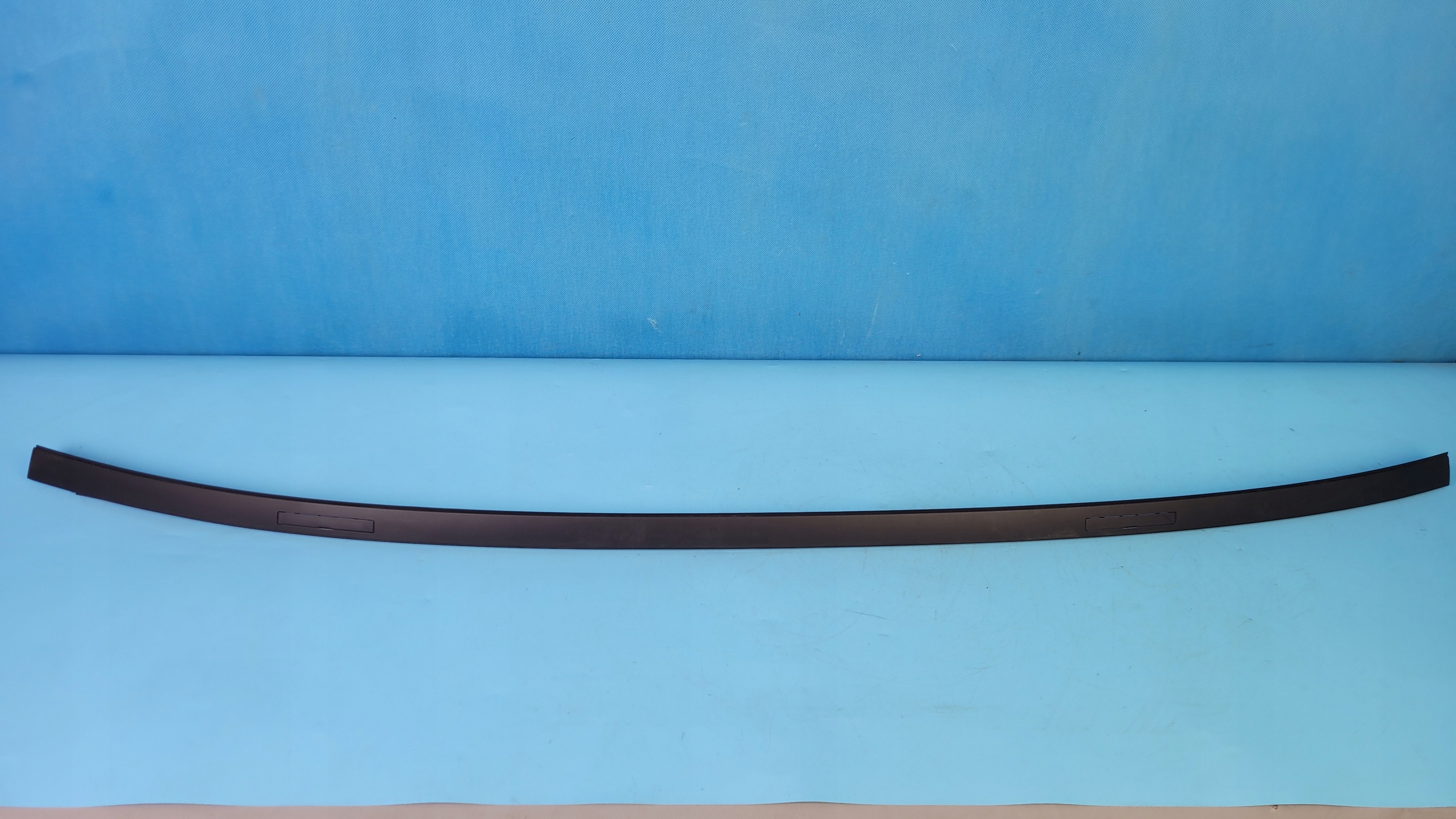 1776902901 - W177 20R рейка крыши левая седан A1776902901