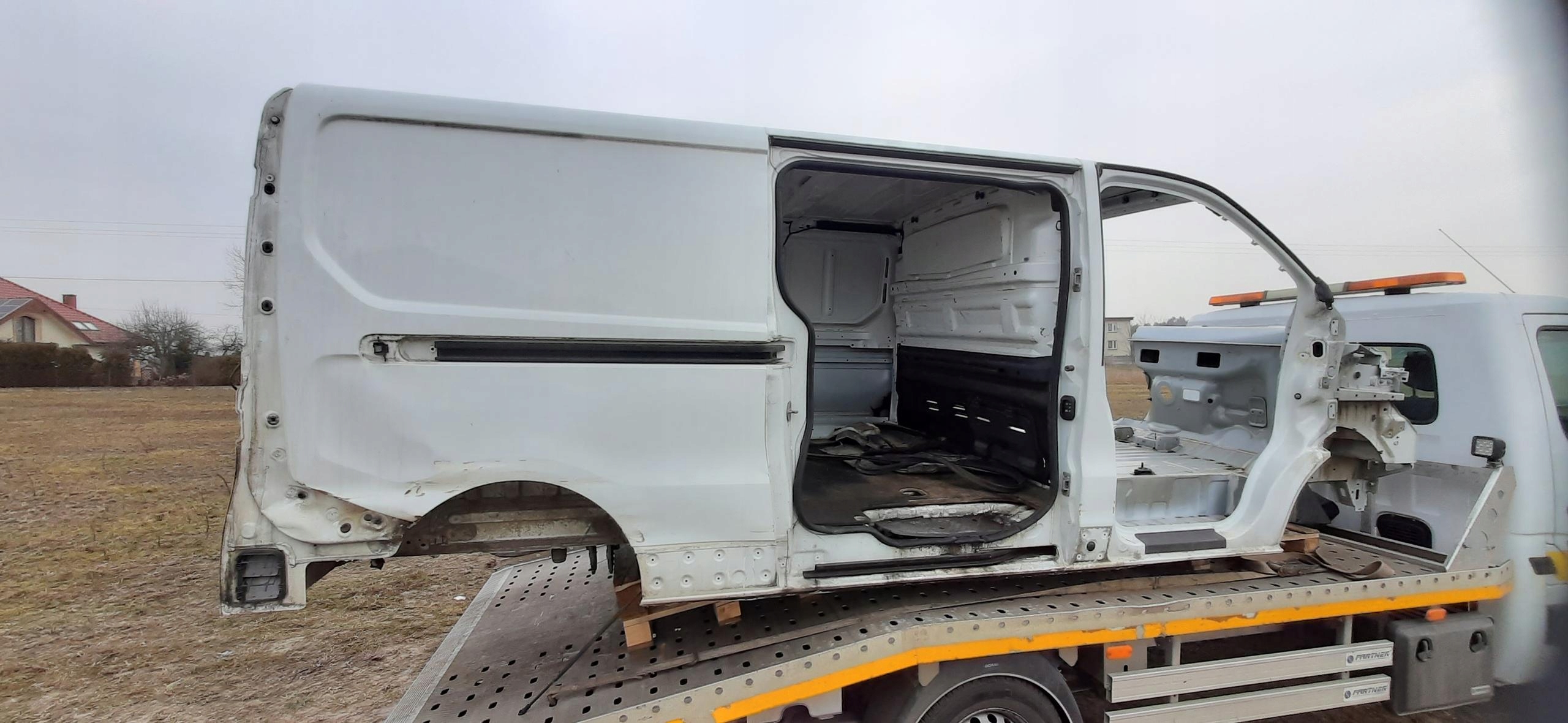 ремень задний кузов renault TRAFIC III