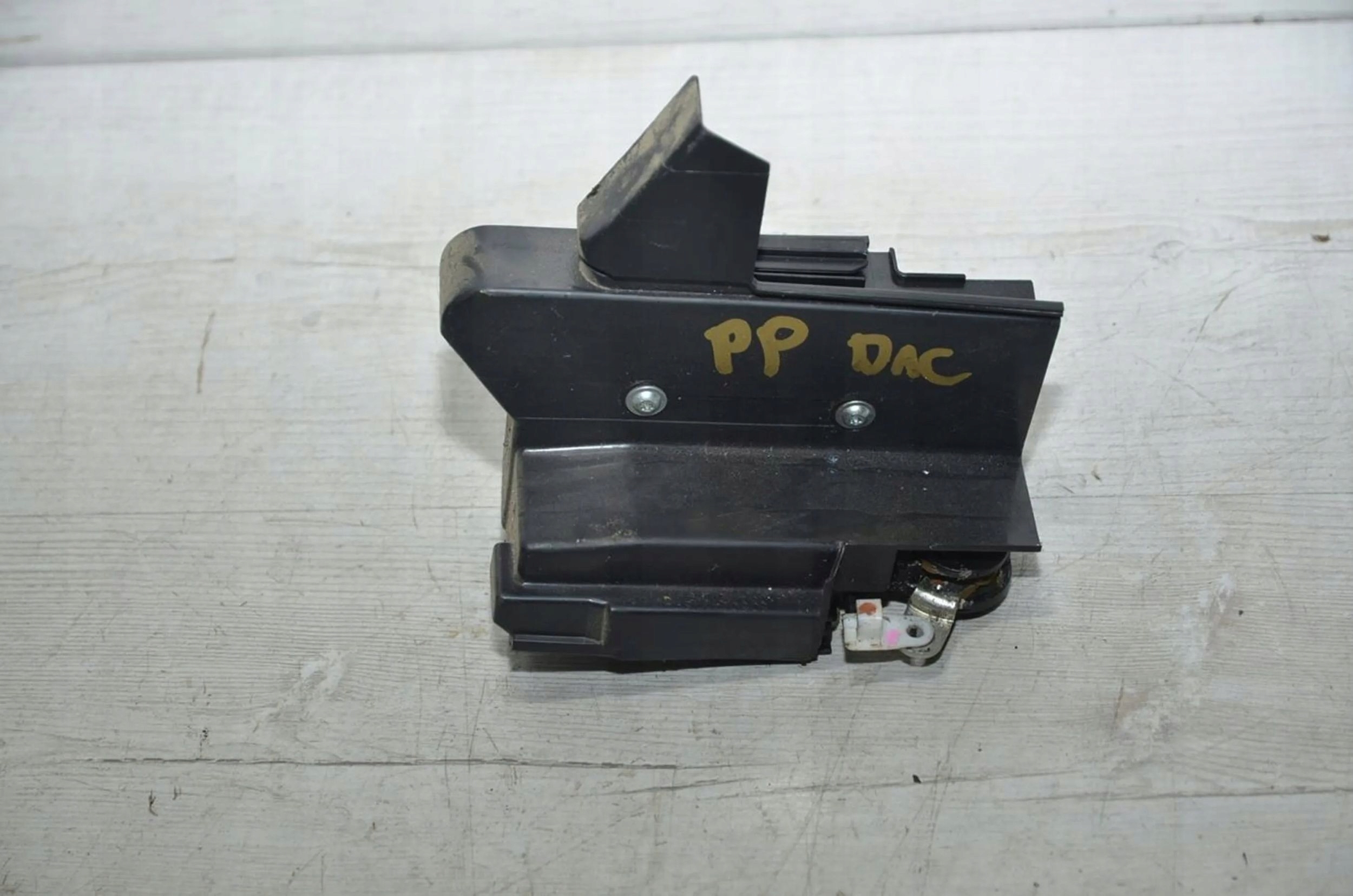 lock door right front Dacia Duster II 20r