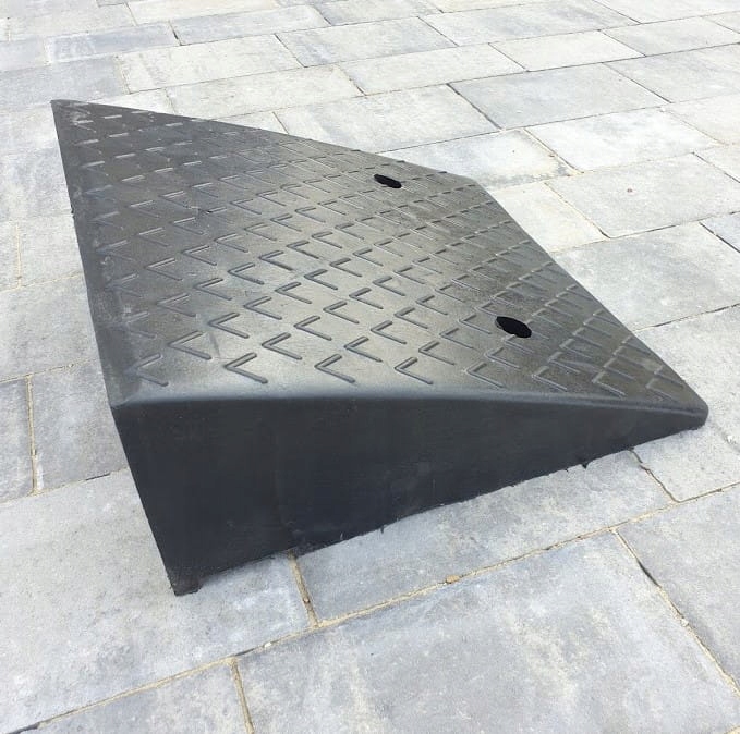 

Najazdy krawężnik podjazdy krawężnikowe 18cm