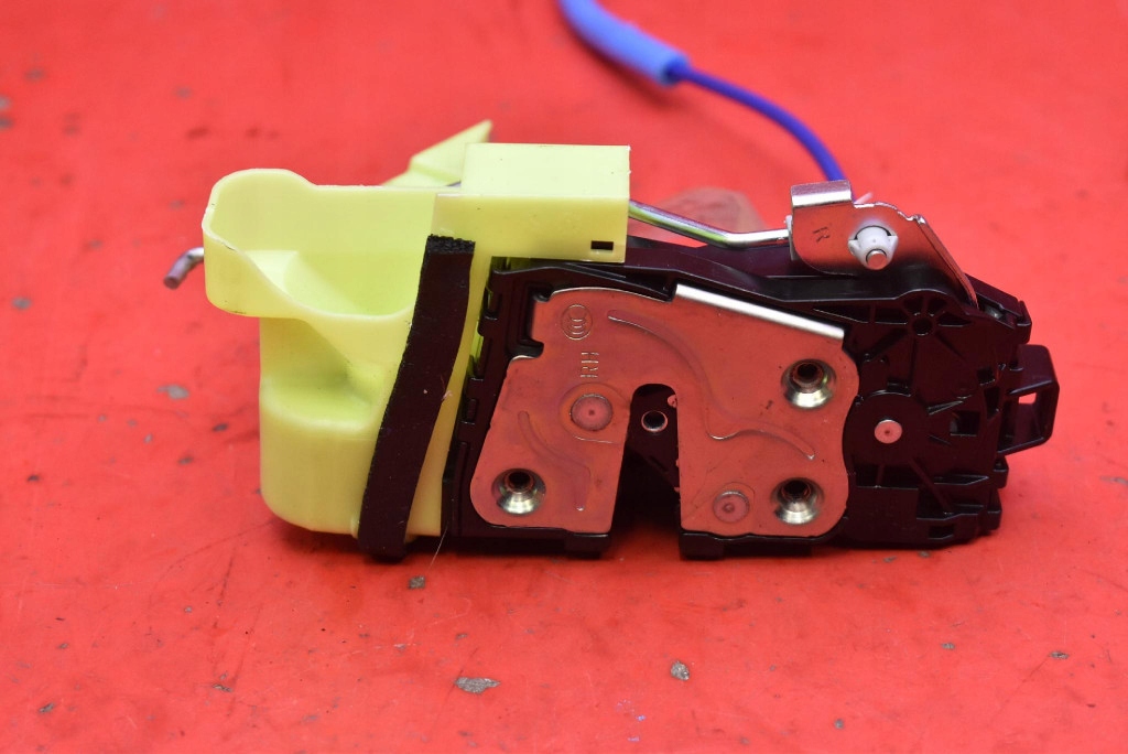 lock door right front front EU 81320-R2000 KIA SPORTAGE 5 V 21-25