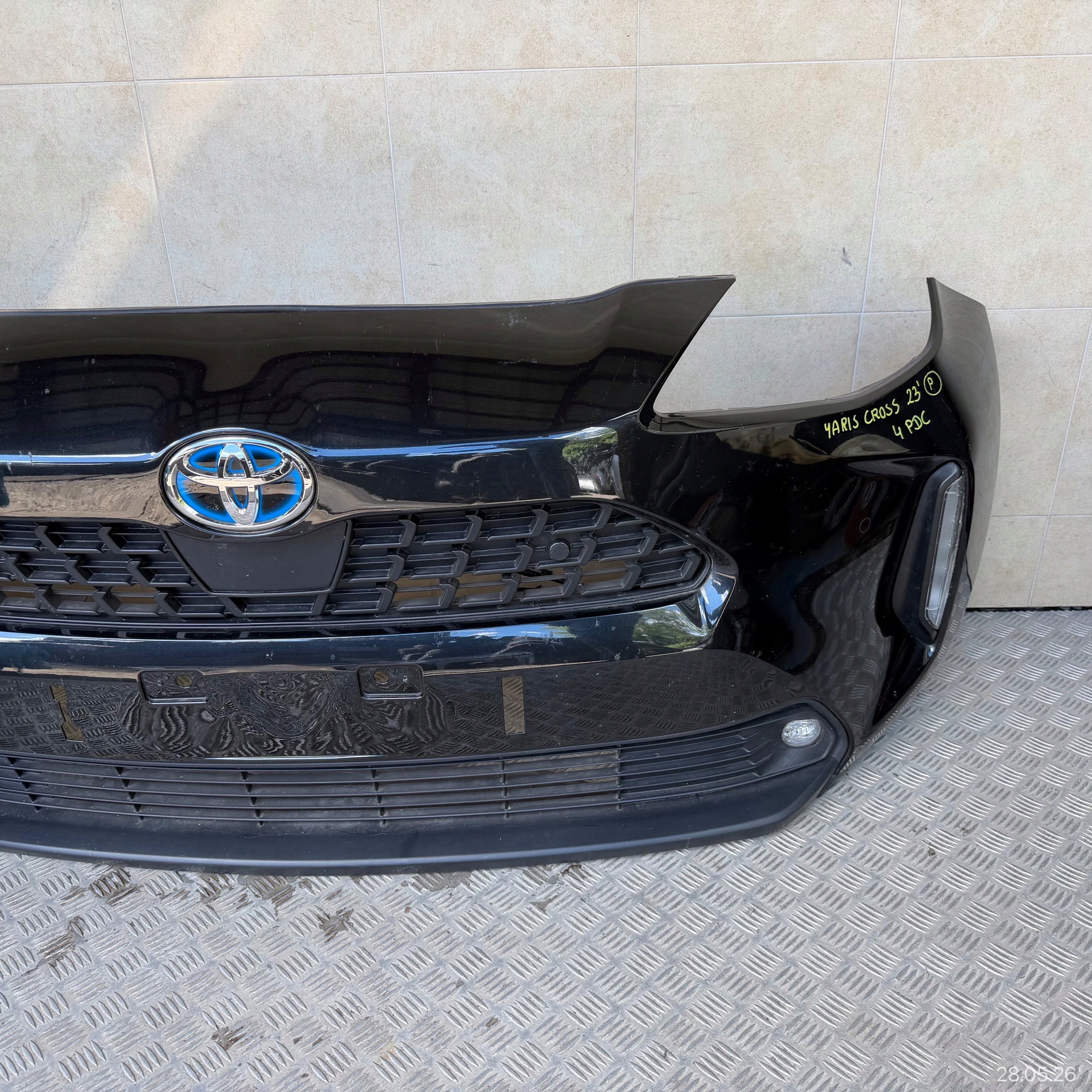 front bumper complete TOYOTA YARIS CROSS 2023 ROK 4 PDC