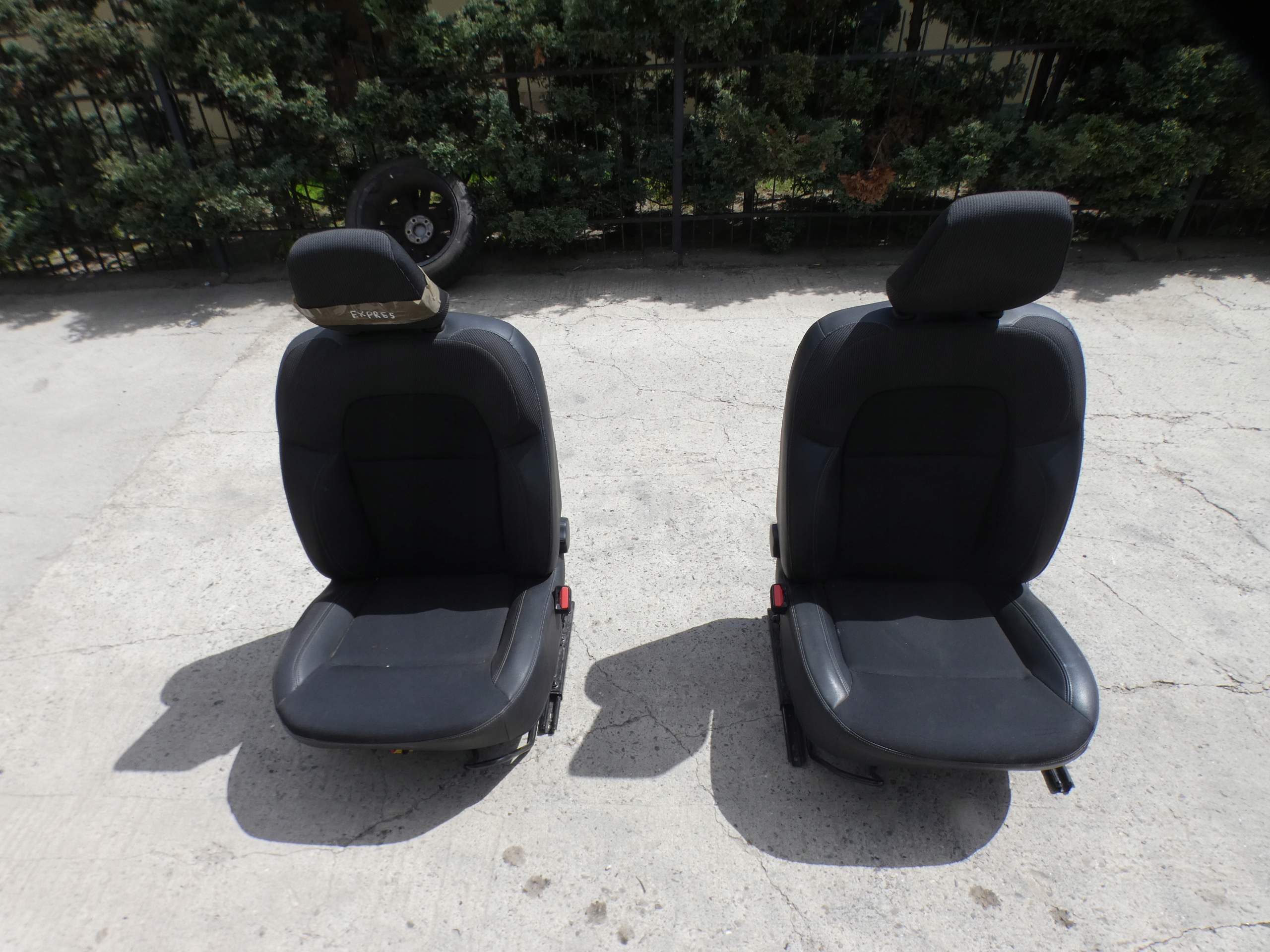 2021 Renault Express Komplet Sitze Seiten