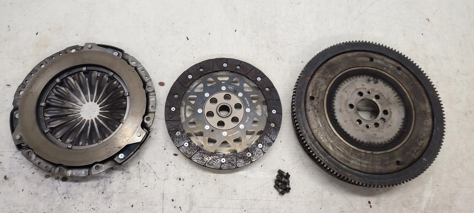 dual mass flywheel clutch disc pressure plate Mini R56 1,6 T