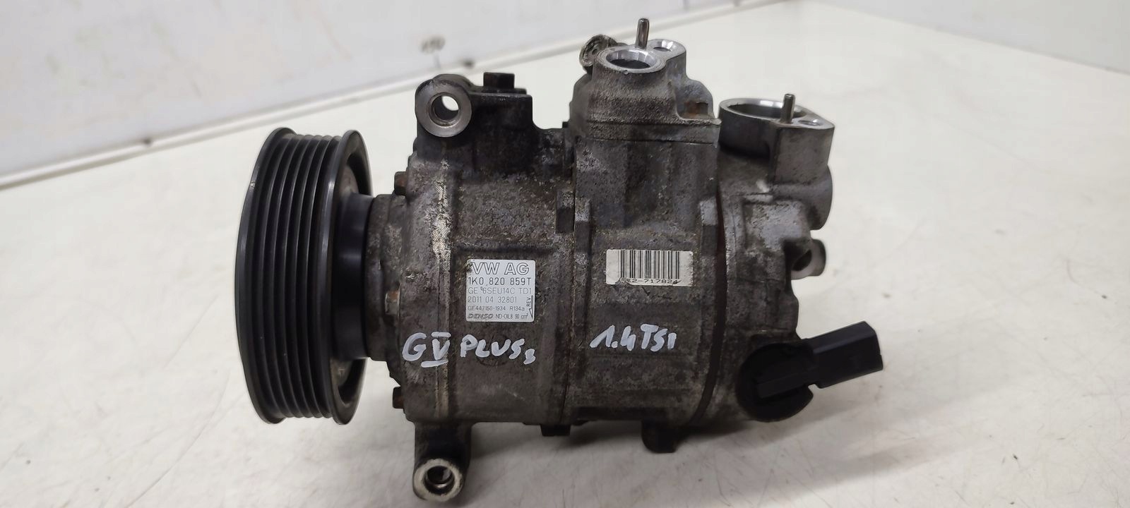 compressor of the air conditioning compressor; VW Golf VI plus 1,4 TSI